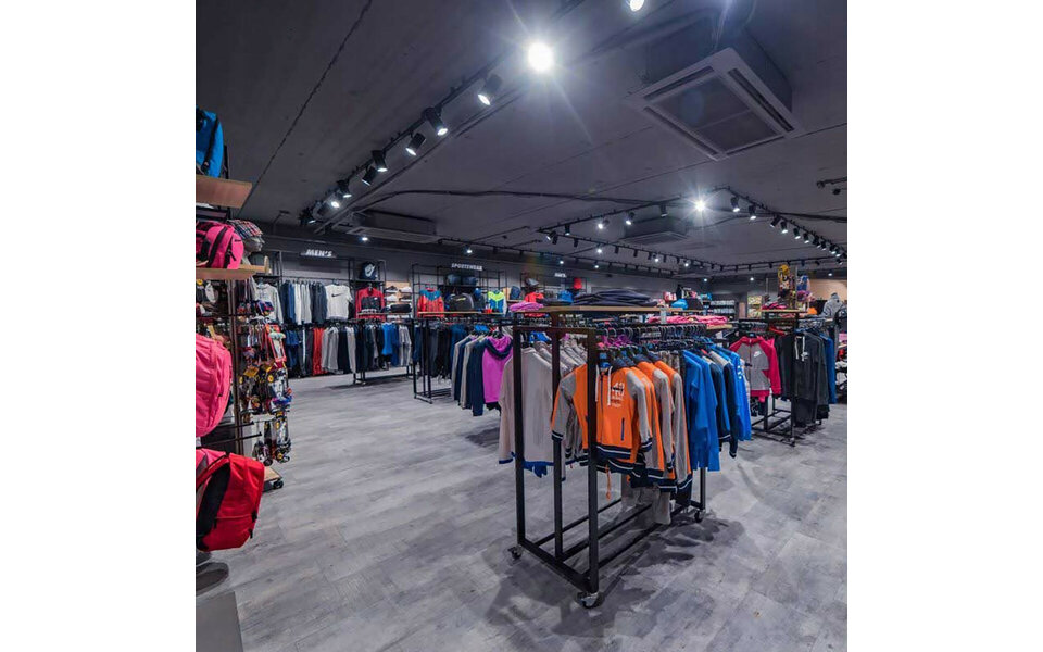 HLW LED Spanningsrail 1 Fase Opbouw Wit 1m – Perfect voor LED lamp & Witte Vloerlamp HLW LED Spanningsrail 1 Fase Opbouw Wit 1m – Perfect voor LED lamp & Witte Vloerlamp