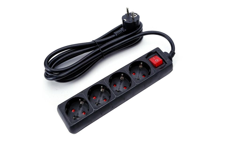 HLW LED Aigi Quino Power Strip with Switch - 3680W LED Accessories - 3m Extension