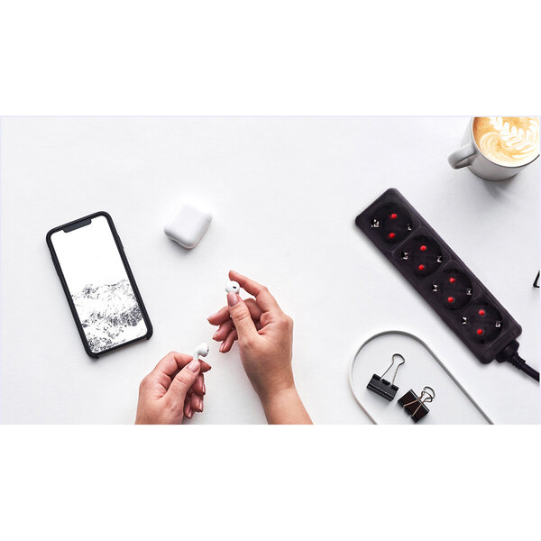 HLW LED Stekkerdoos Verlengsnoer 3m - 3680W LED - 3 Stopcontacten - Zwart