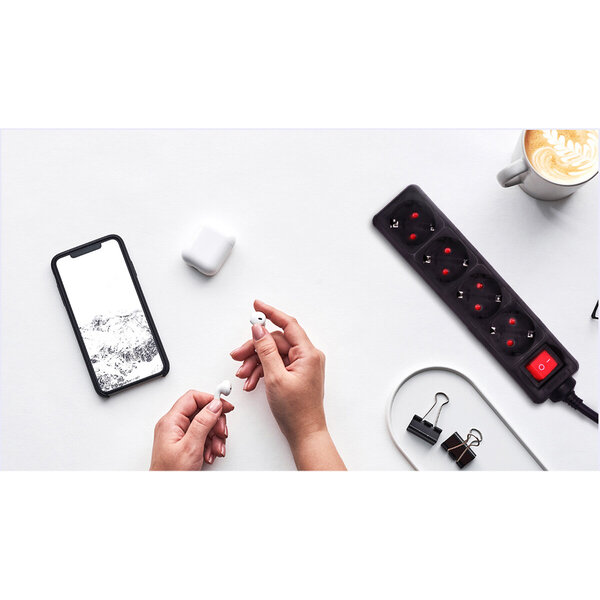 HLW LED Aigi Quino Stekkerdoos met Schakelaar - 3 Stopcontacten, 3m Verlengsnoer, 3680W