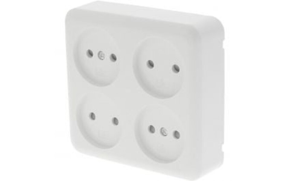 Q-LINK Q-LINK 4-way Polar White Wall Socket with Child Safety - Ideal LED Accessories