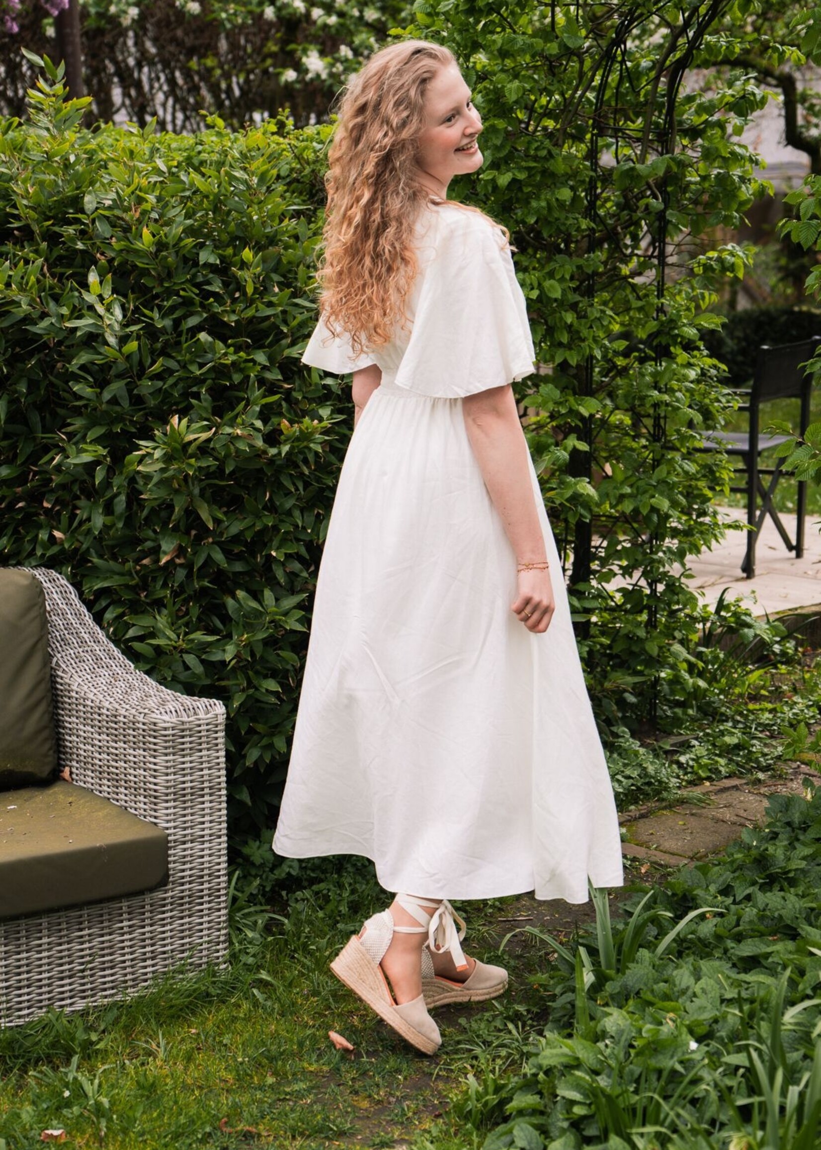 White Dress Linnen