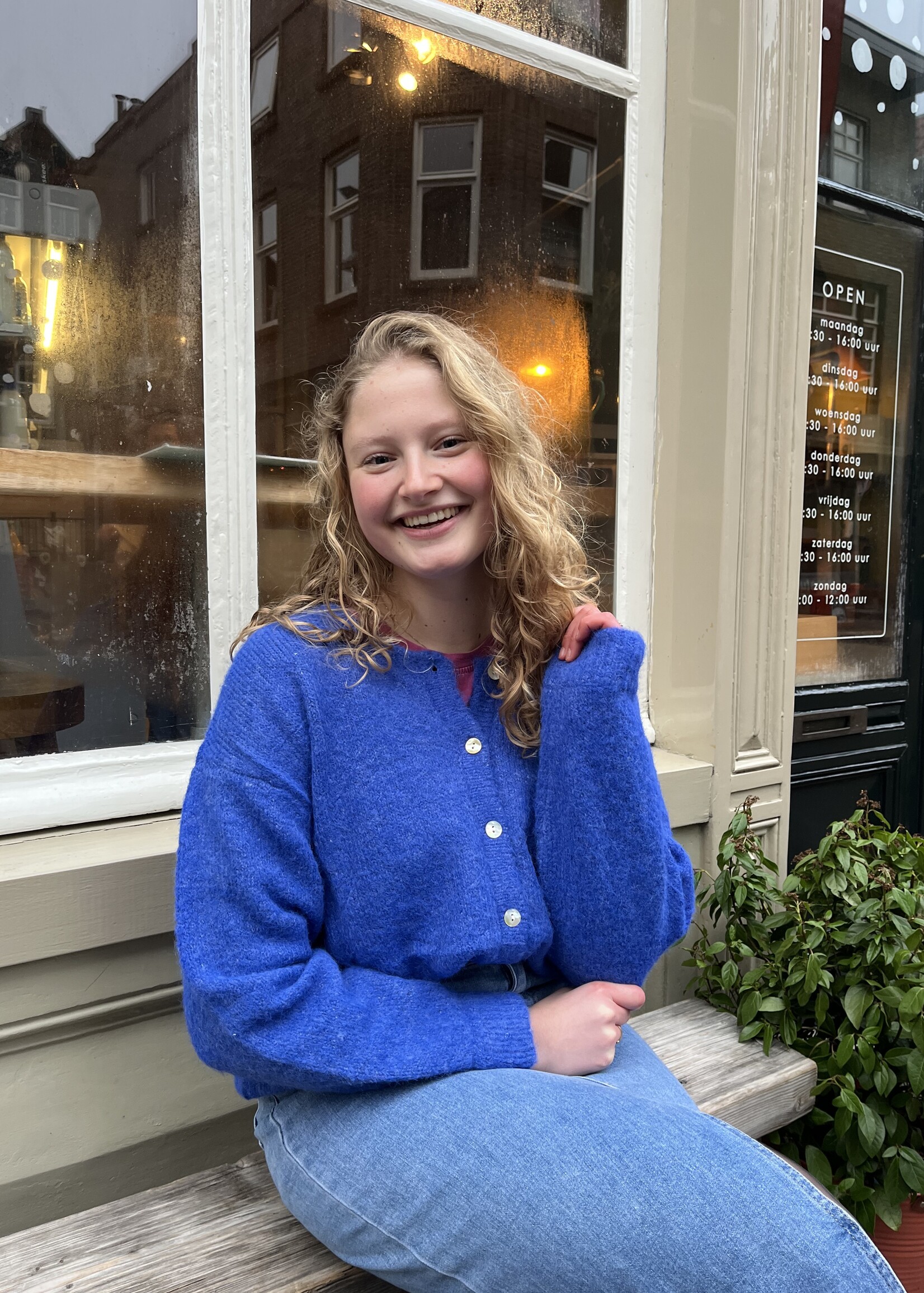 Maddie vestje gebreid Kobalt