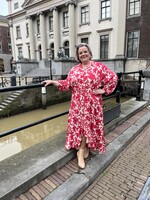 Ophilia Ilona Print Red Flower Maat 2