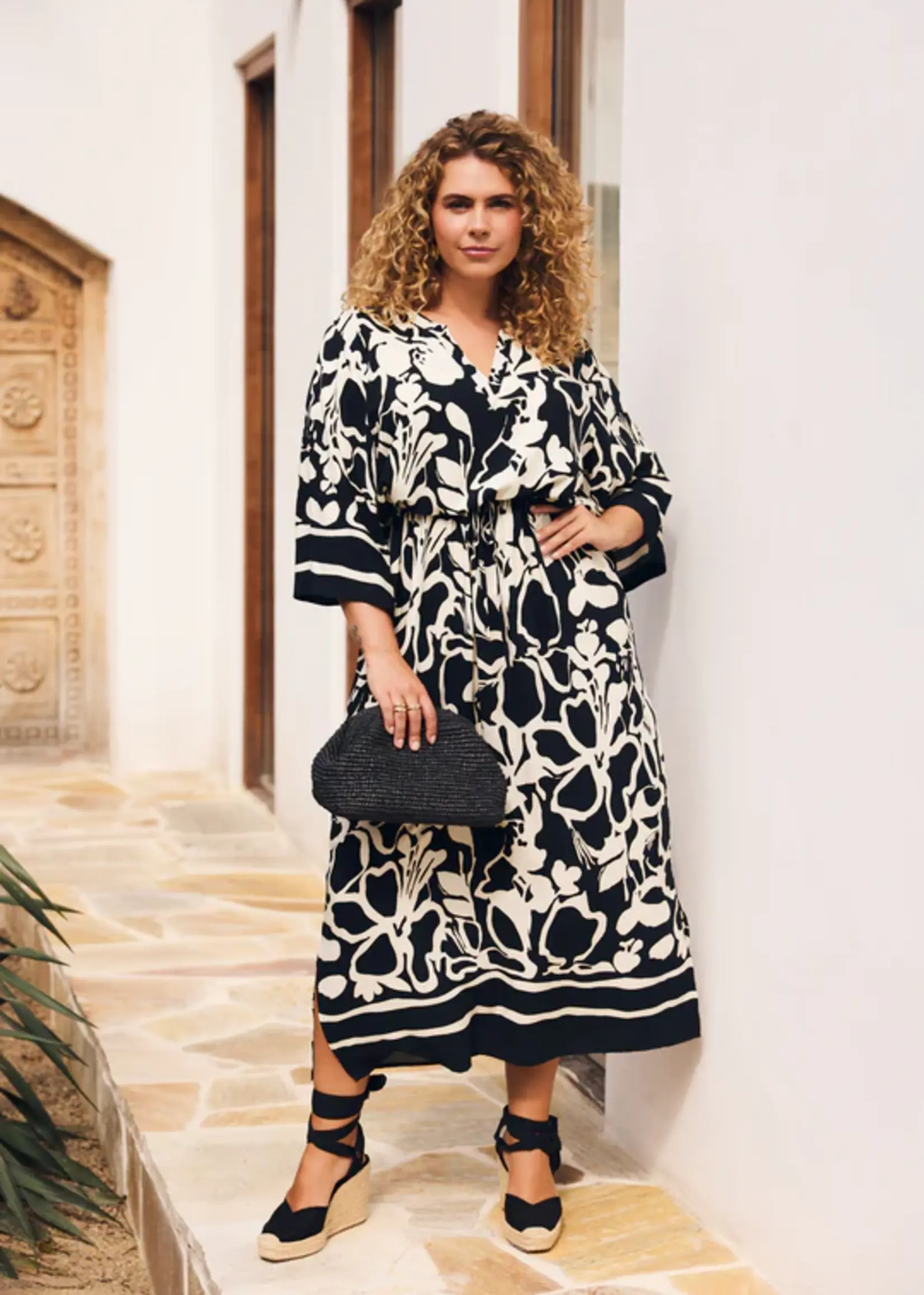 Exxcellent Soraya Dress Black/Ecru Maa t 44