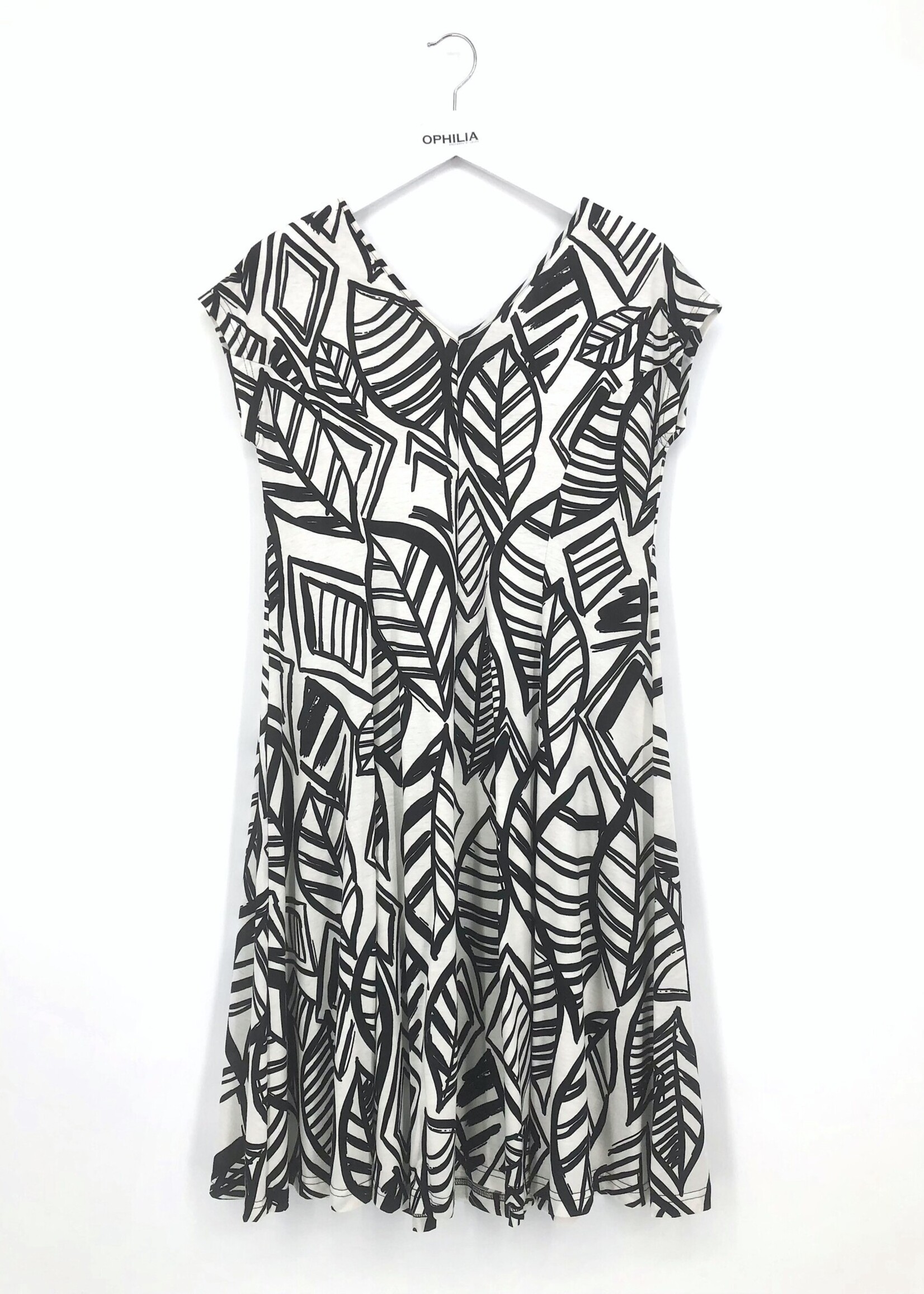 Ophilia Pien Cotton Black Leaves