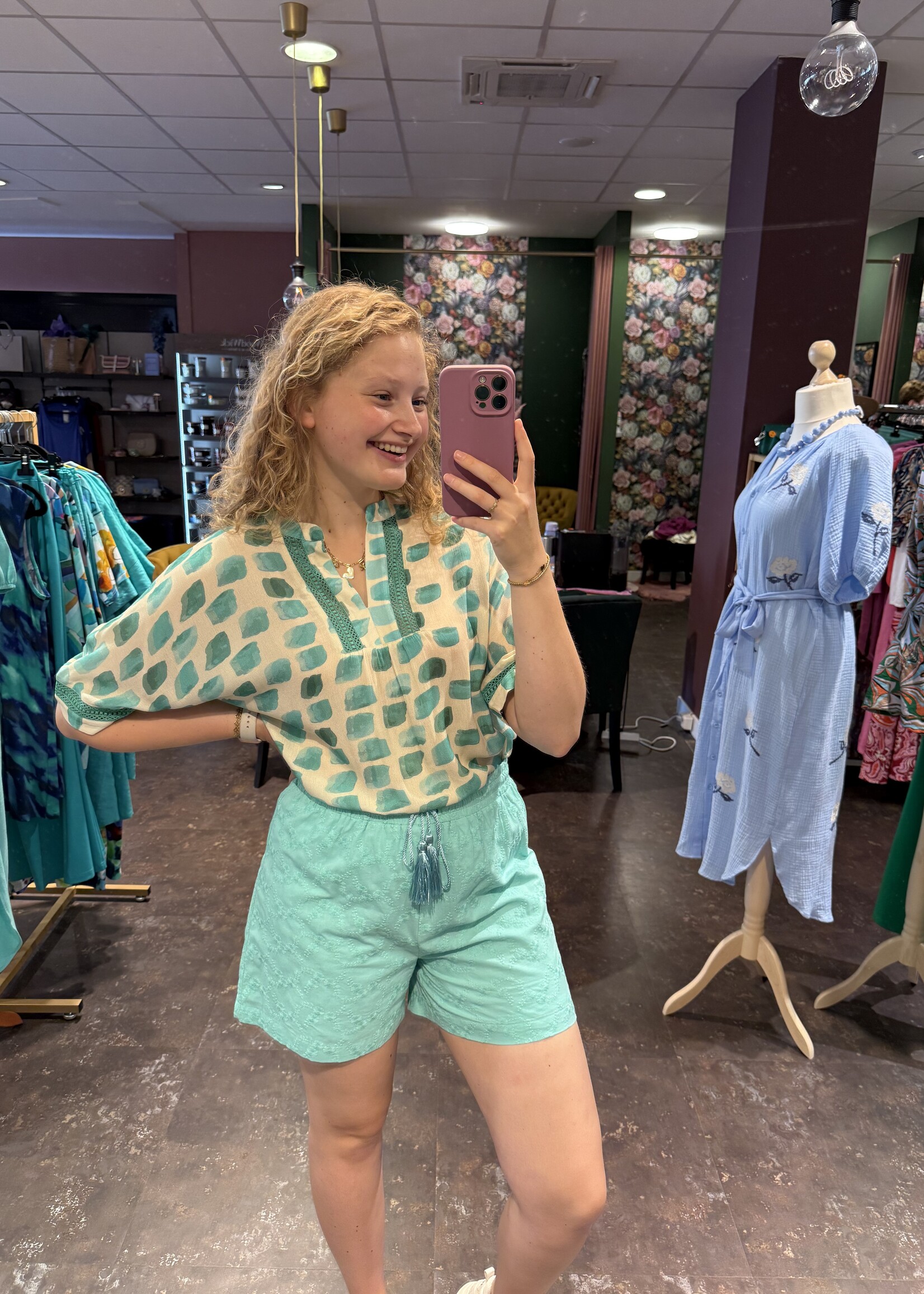 C&S The Label Madrid short Pool Blue