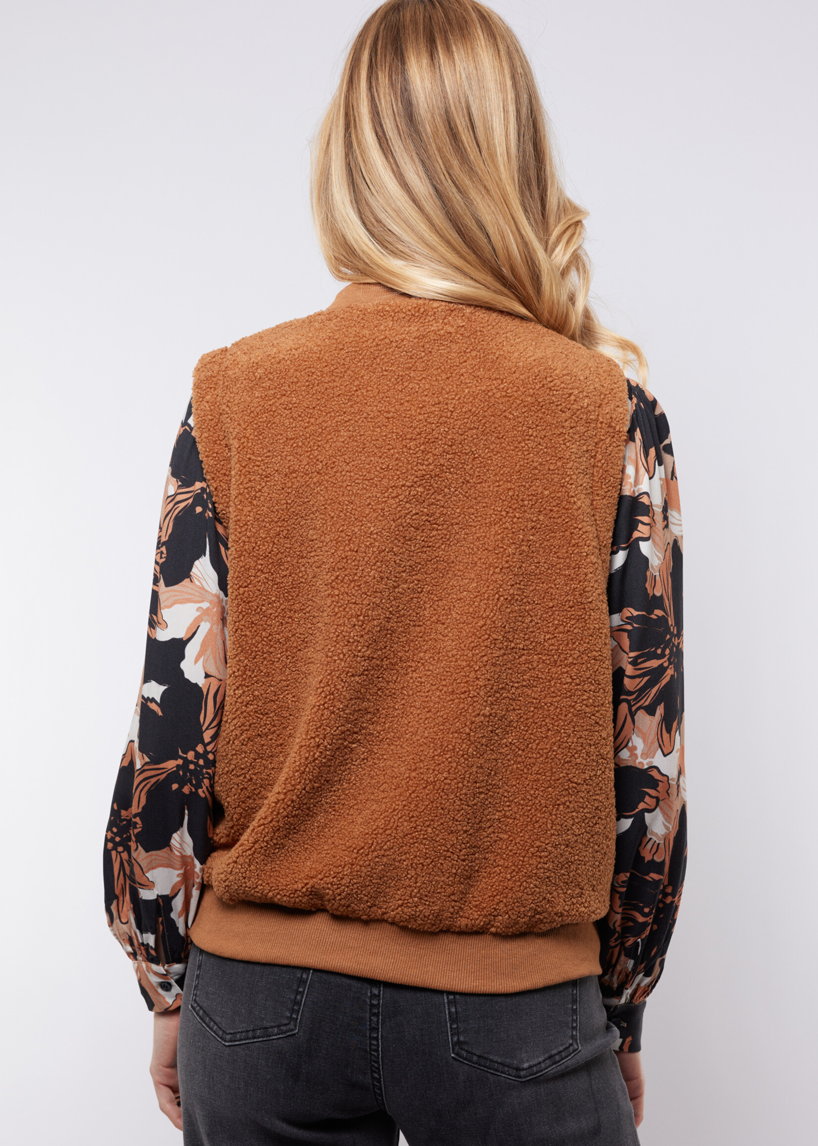 C&S The Label Giselle Gilet Cognac Maat L