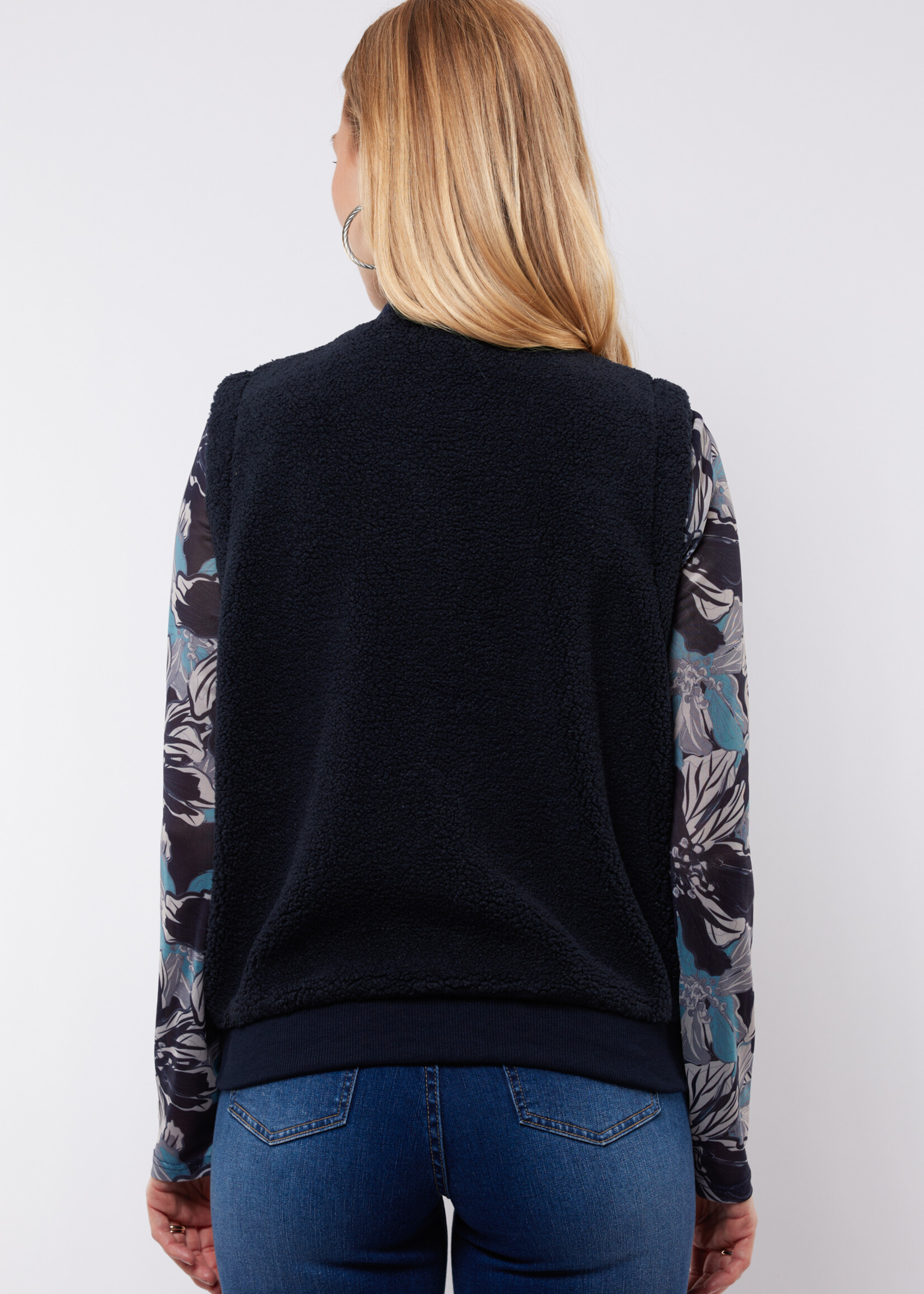 C&S The Label Giselle Gilet Midnight Blue