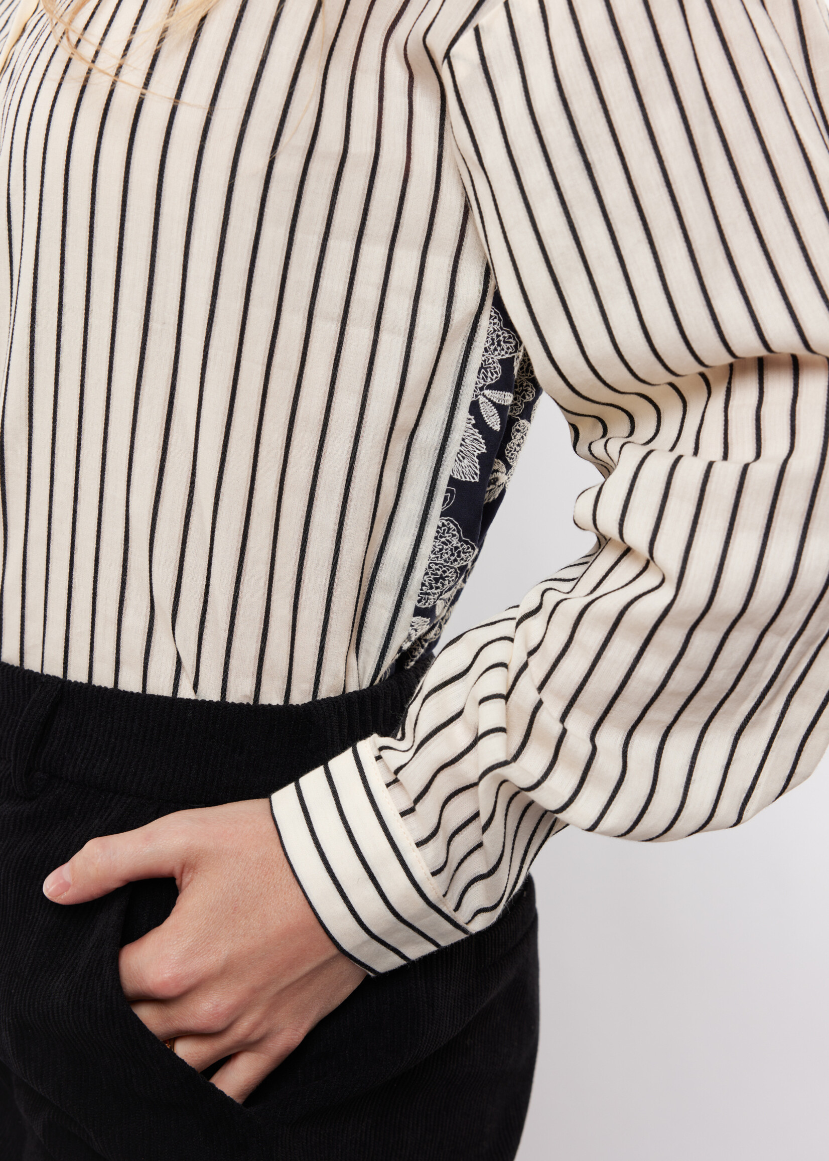 C&S The Label Lot Blouse Offwhite/Light Camel Maat XS