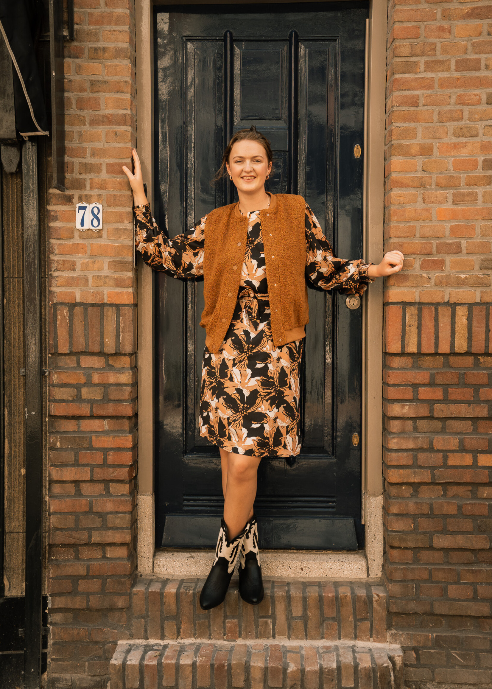 C&S The Label Giselle Gilet Cognac