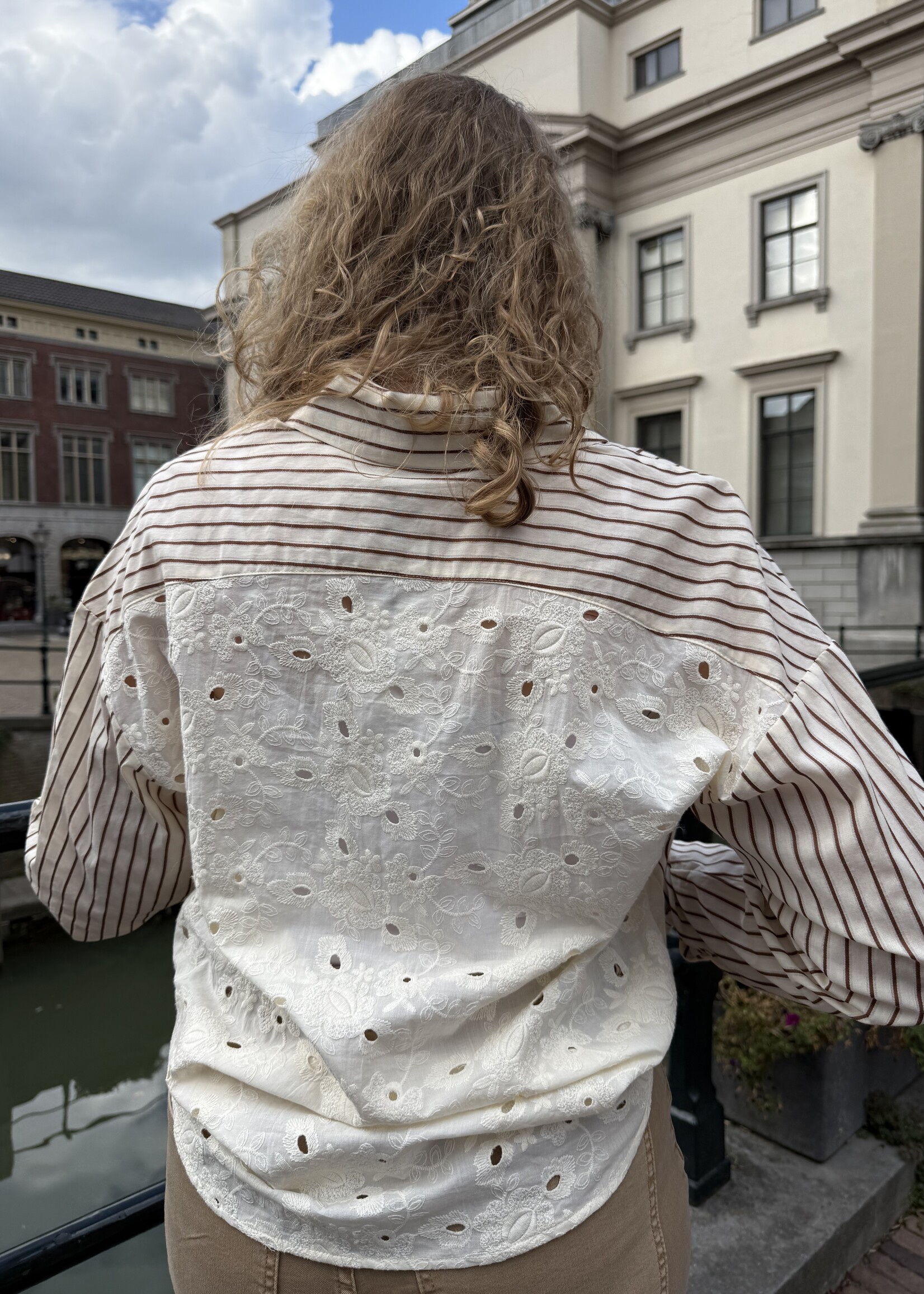 C&S The Label Lot Blouse Offwhite/Light Camel Maat XS