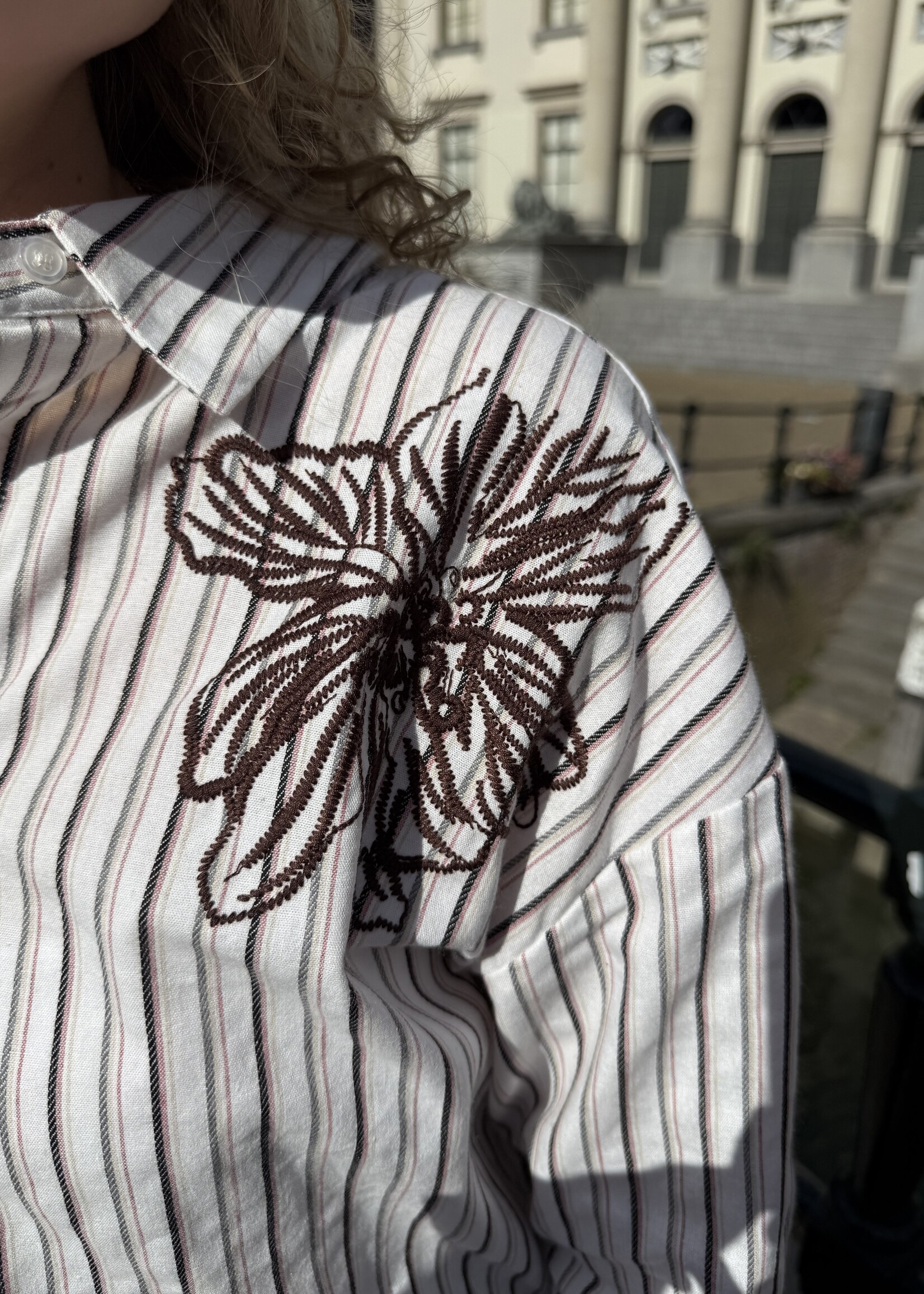 C&S The Label Lonneke Blouse Offwhite/Polignac  Maat S & M
