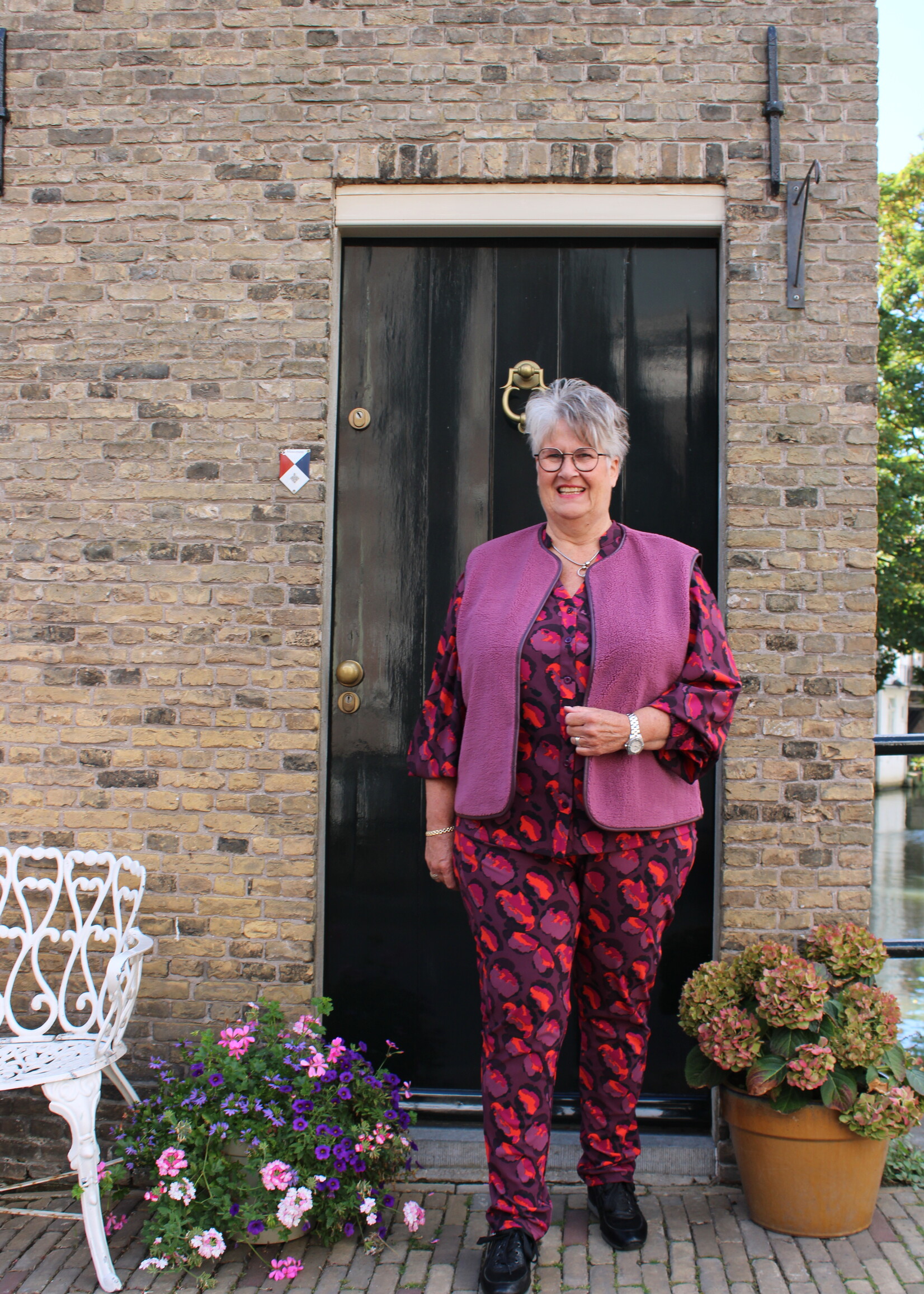 Exxcellent Sutton Pants Mauve Wine/Poppy