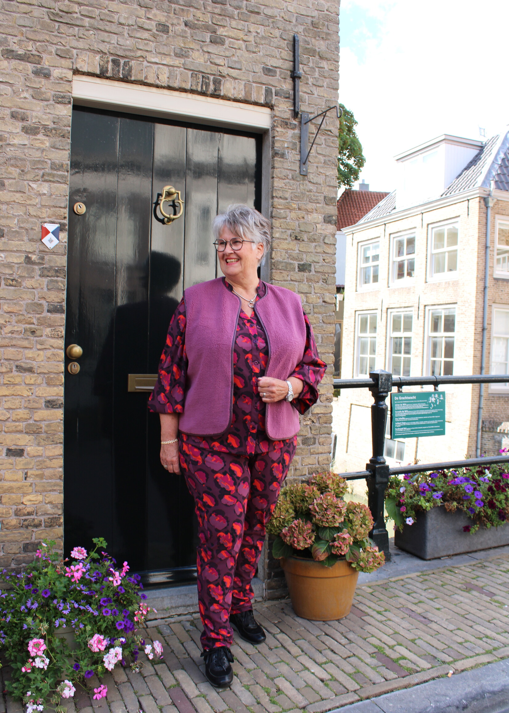 Exxcellent Sutton Pants Mauve Wine/Poppy