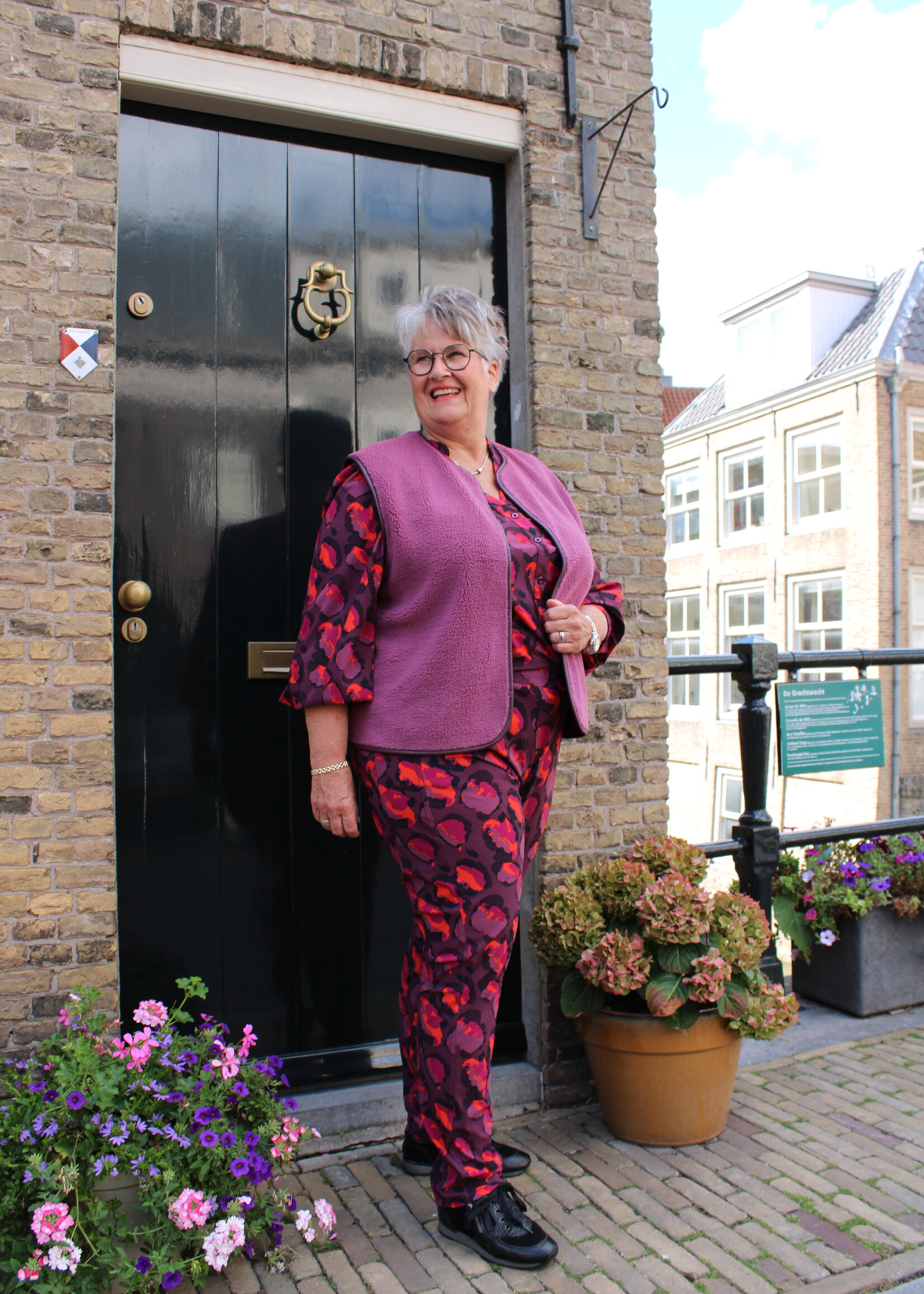 Exxcellent Sutton Pants Mauve Wine/Poppy