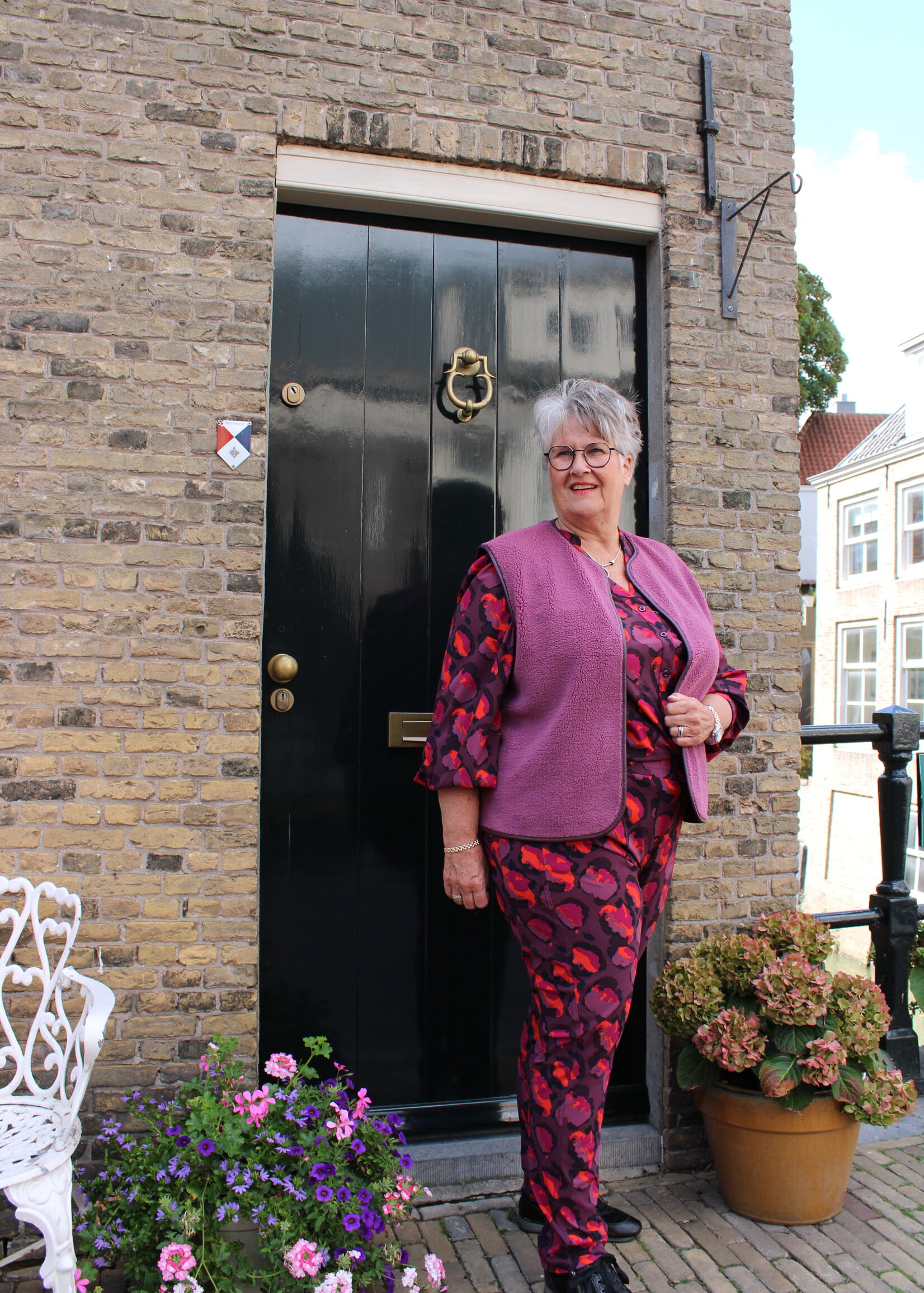 Exxcellent Sutton Pants Mauve Wine/Poppy