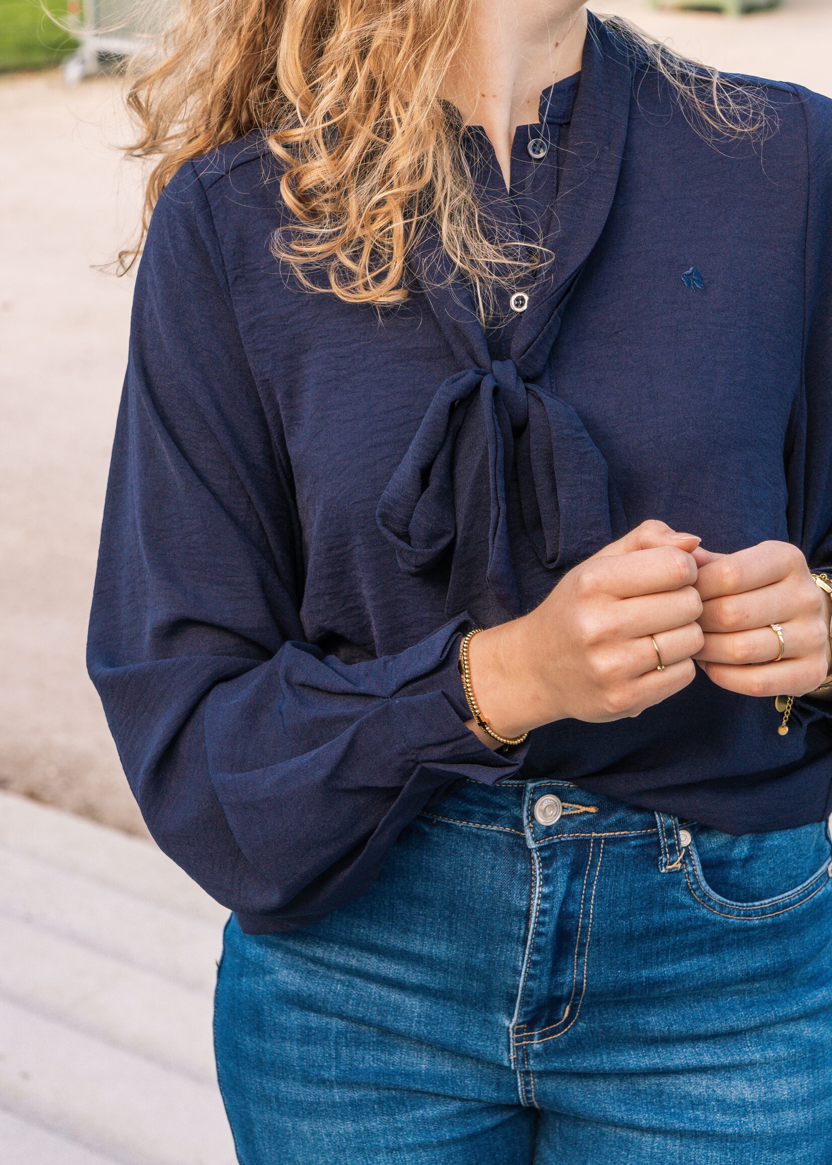 C&S The Label Lilith Blouse Midnight Blue Maat L