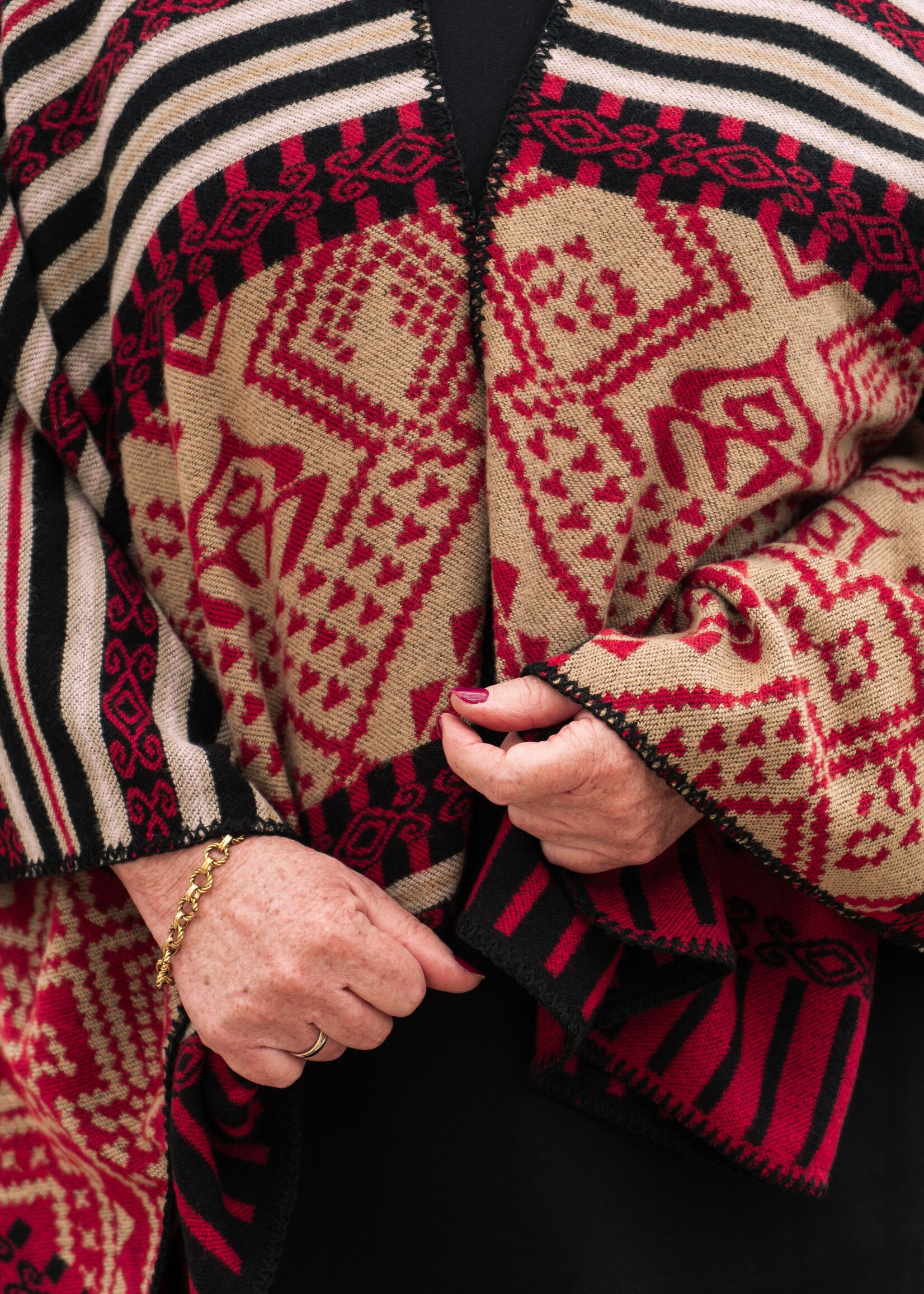 LA FIANCEE Poncho Waldo Rouge