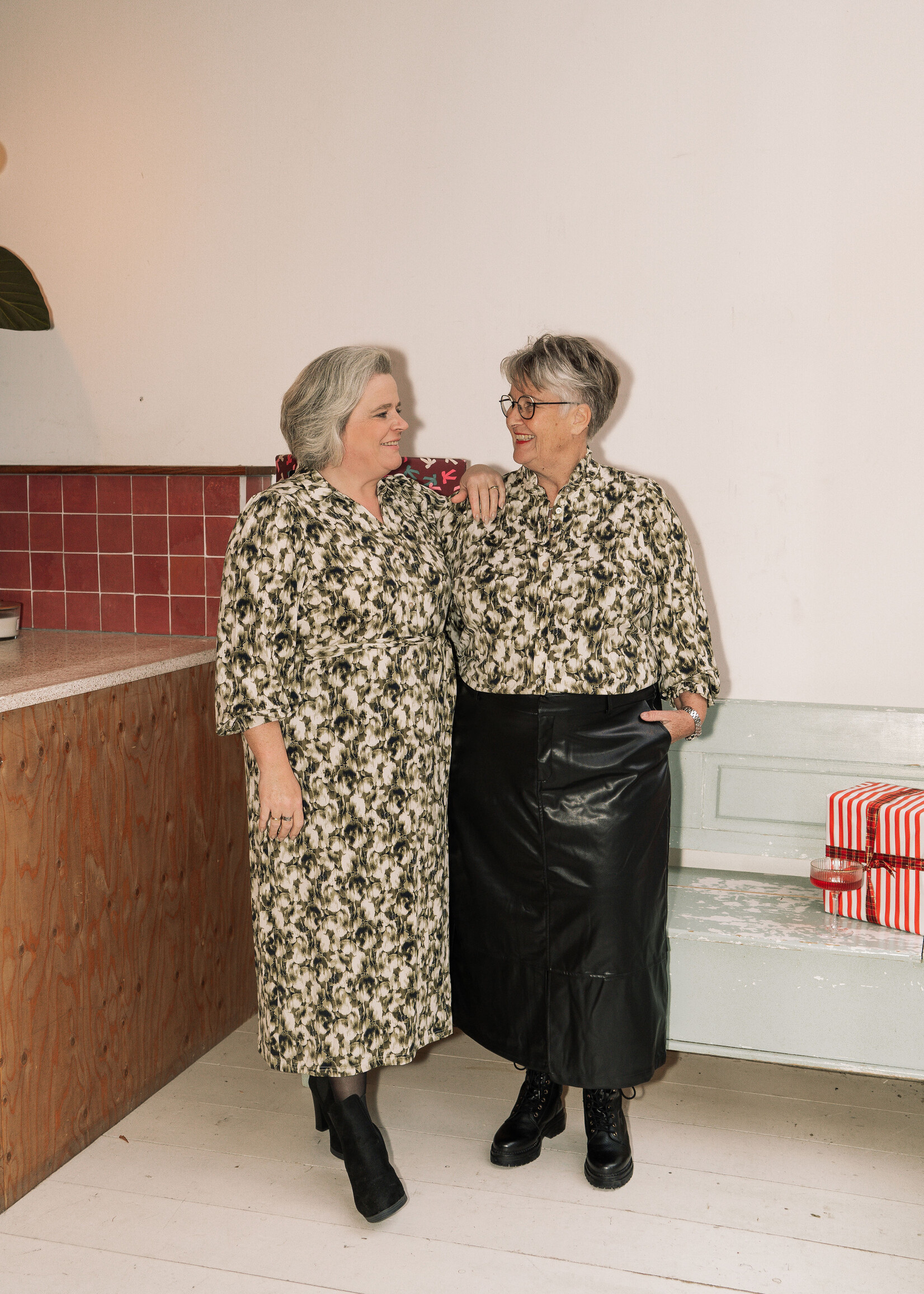 Exxcellent Charlotte Blouse Sand/Olive Green Maat 44 en 54