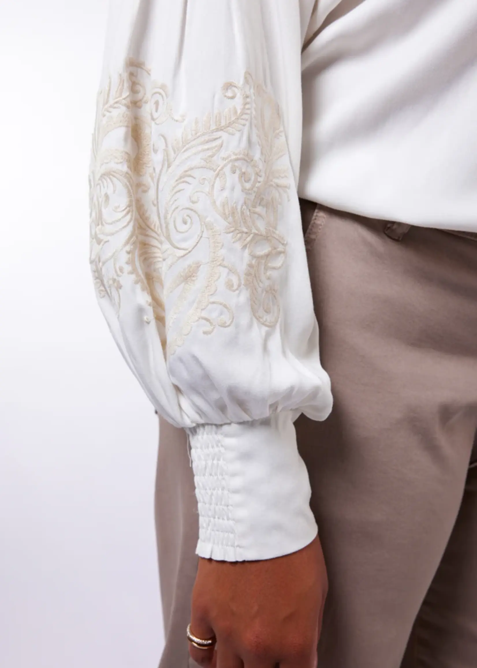 Exxcellent Saar Blouse Offwhite