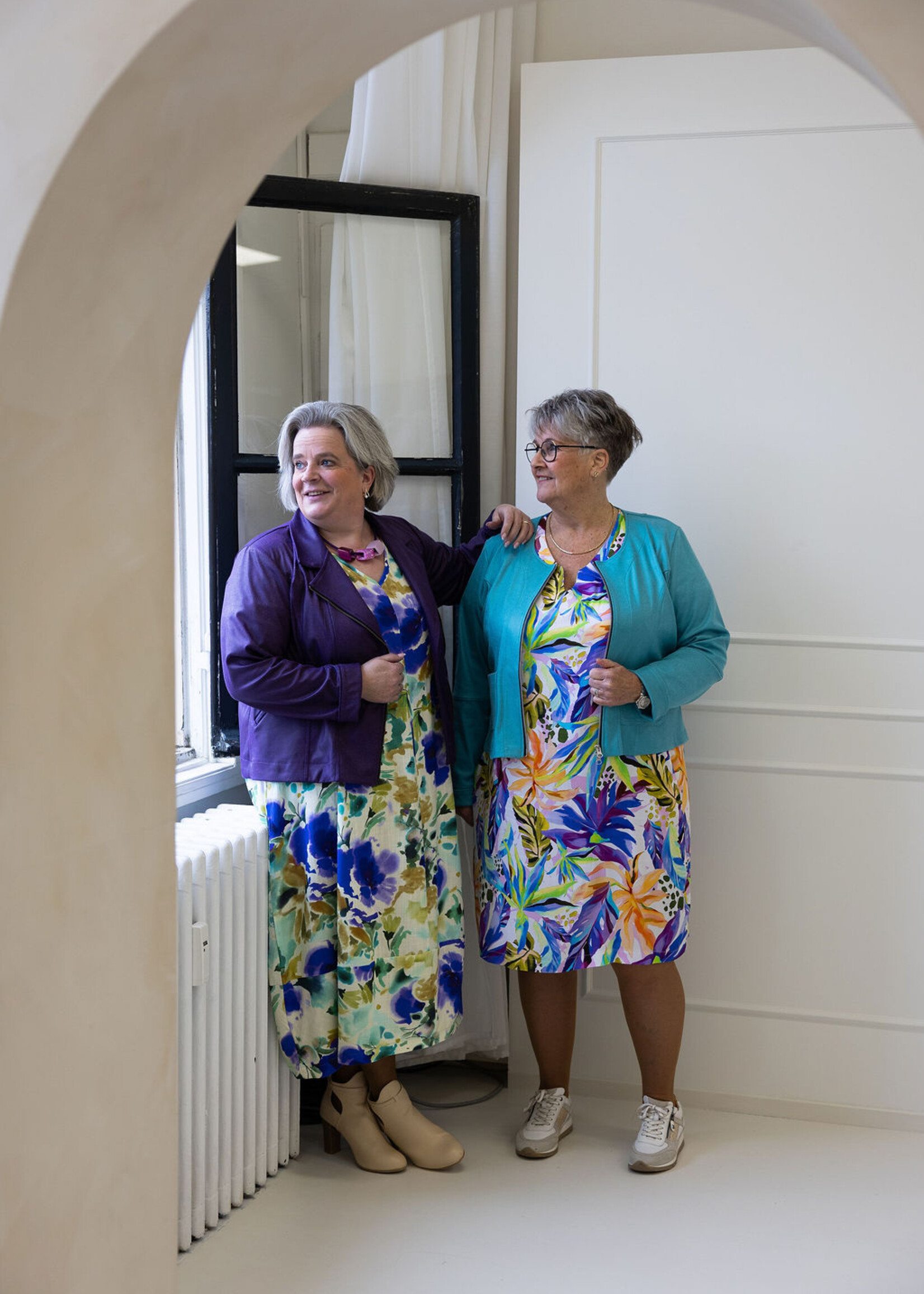 Ophilia Bonnie Tuscany Flower Blue