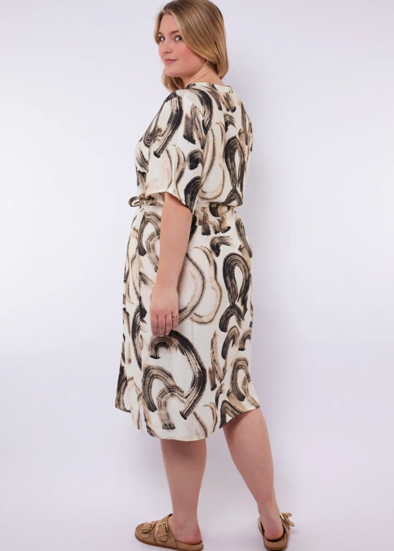 Exxcellent Baylor Dress Sand/Light Camel