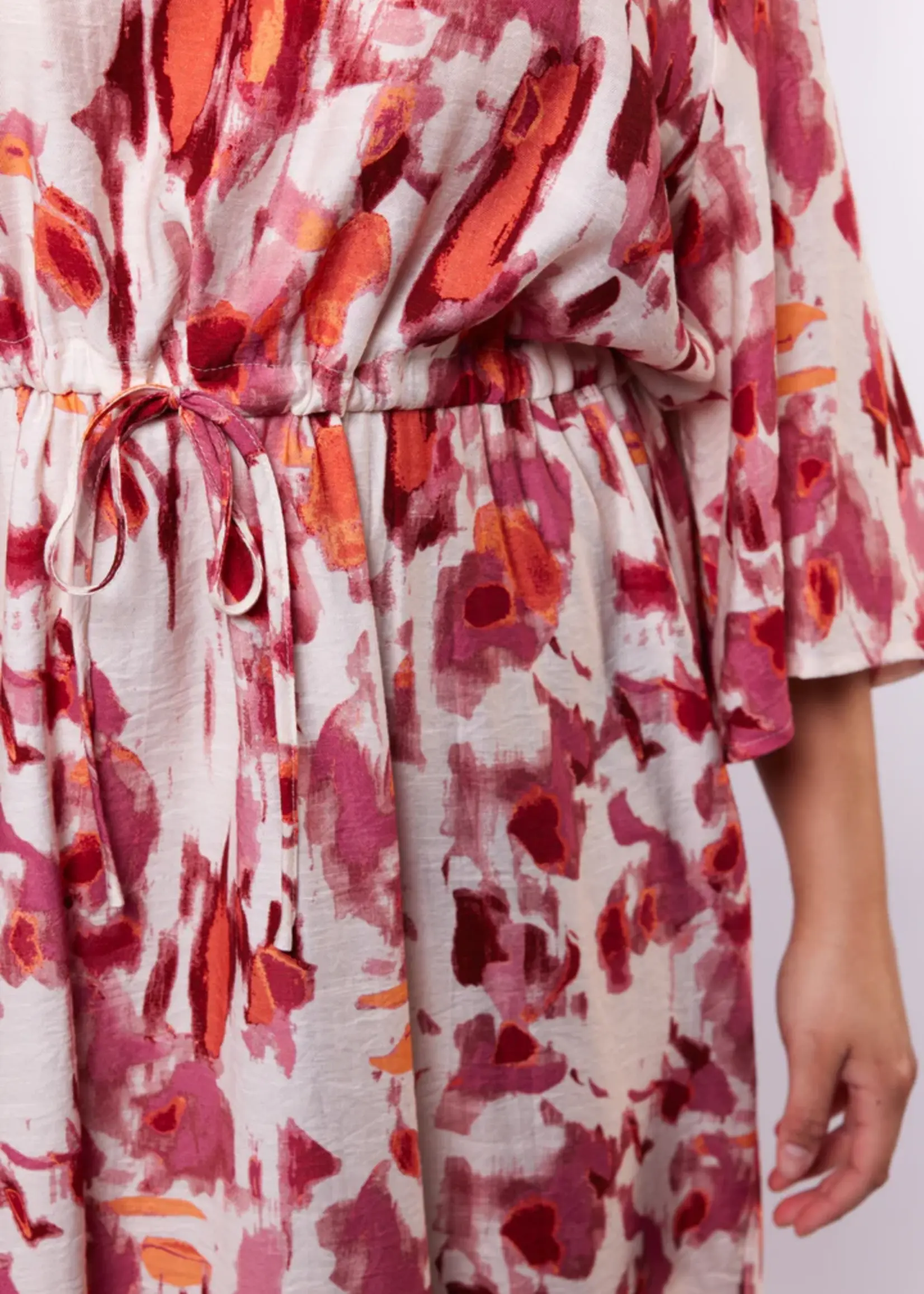 Exxcellent Soraya Dress Sand/Grape