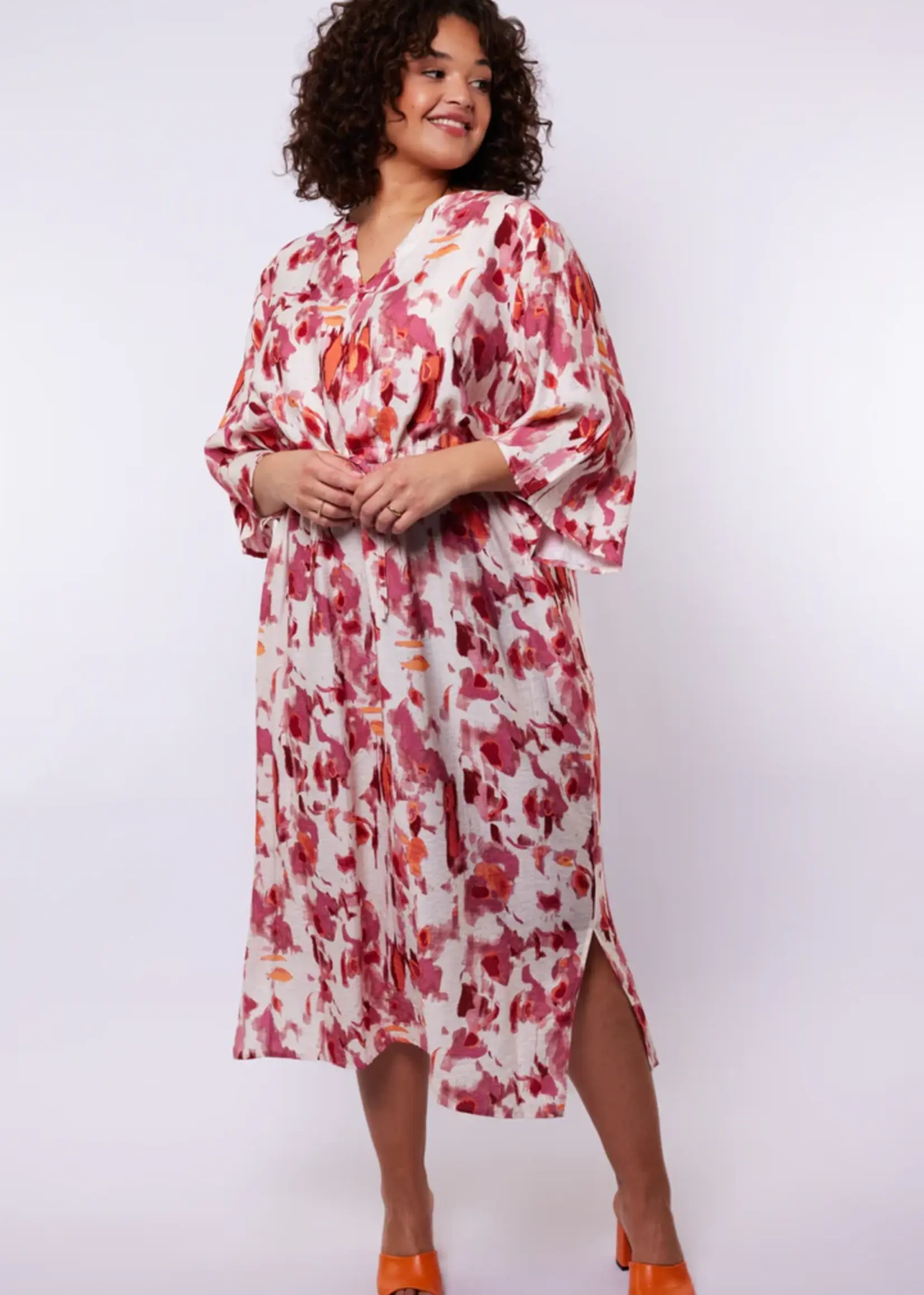 Exxcellent Soraya Dress Sand/Grape