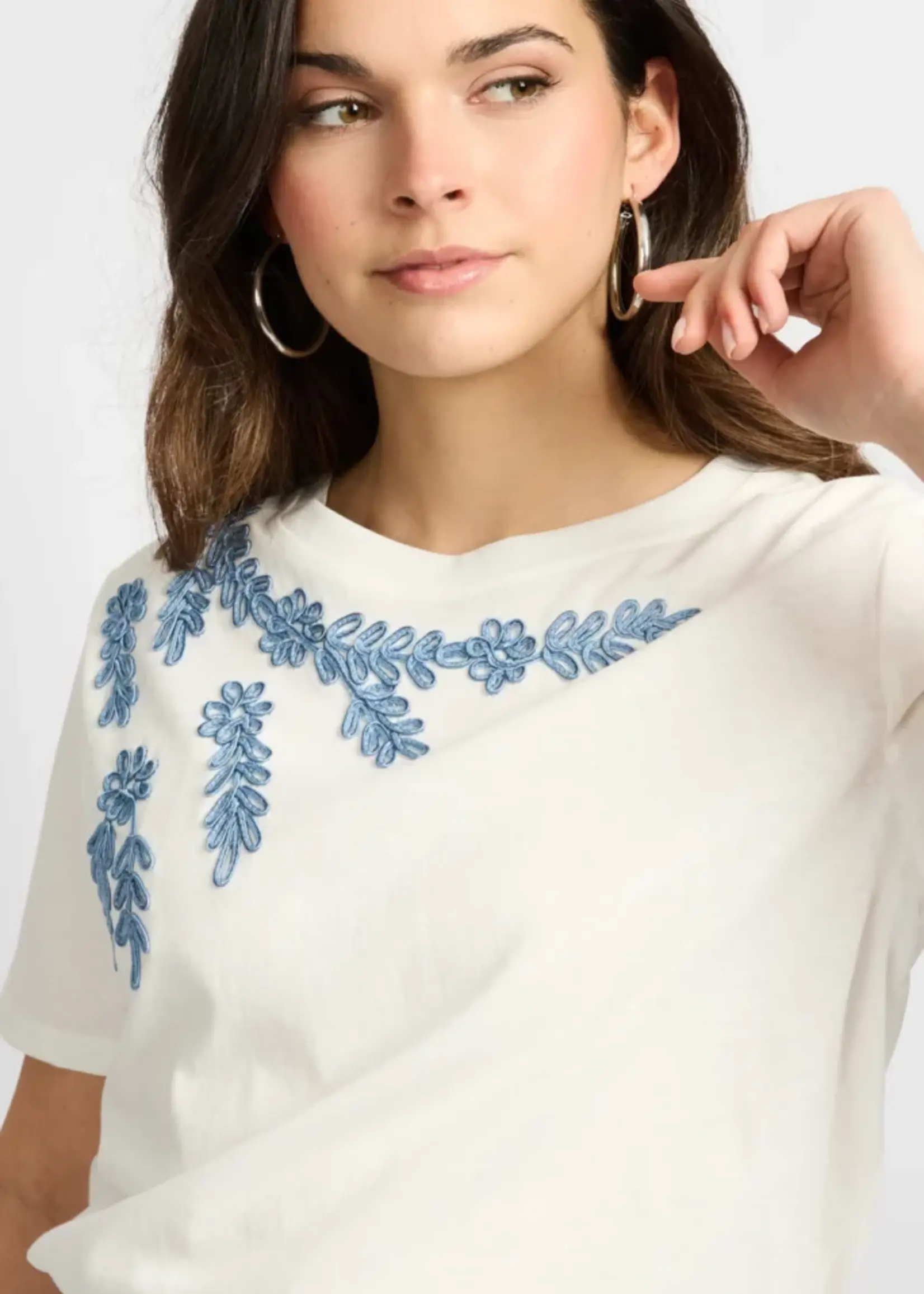 C&S The Label Tika Tshirt Offwhite/Dusty Blue