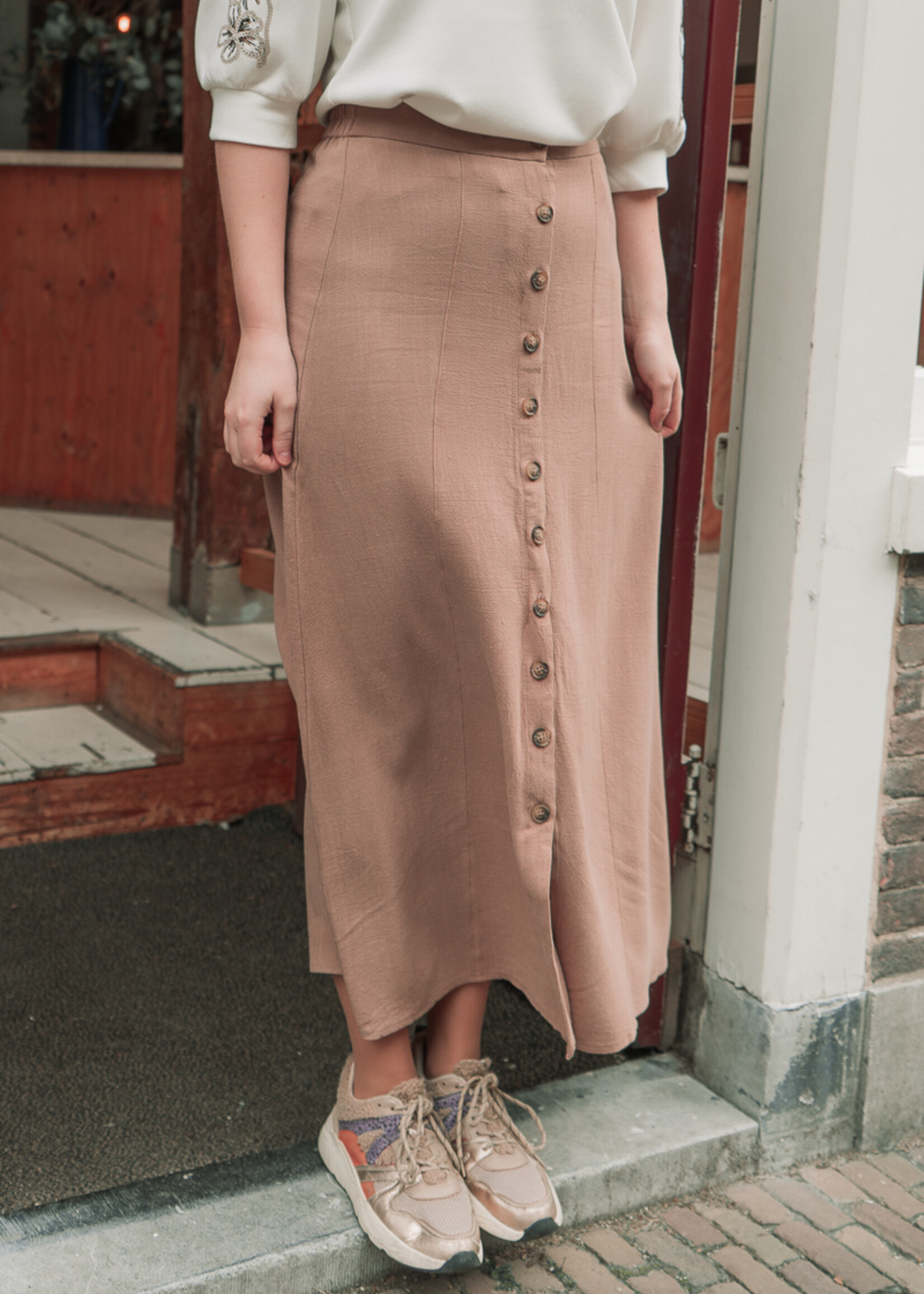 C&S The Label Sierra Skirt Latte