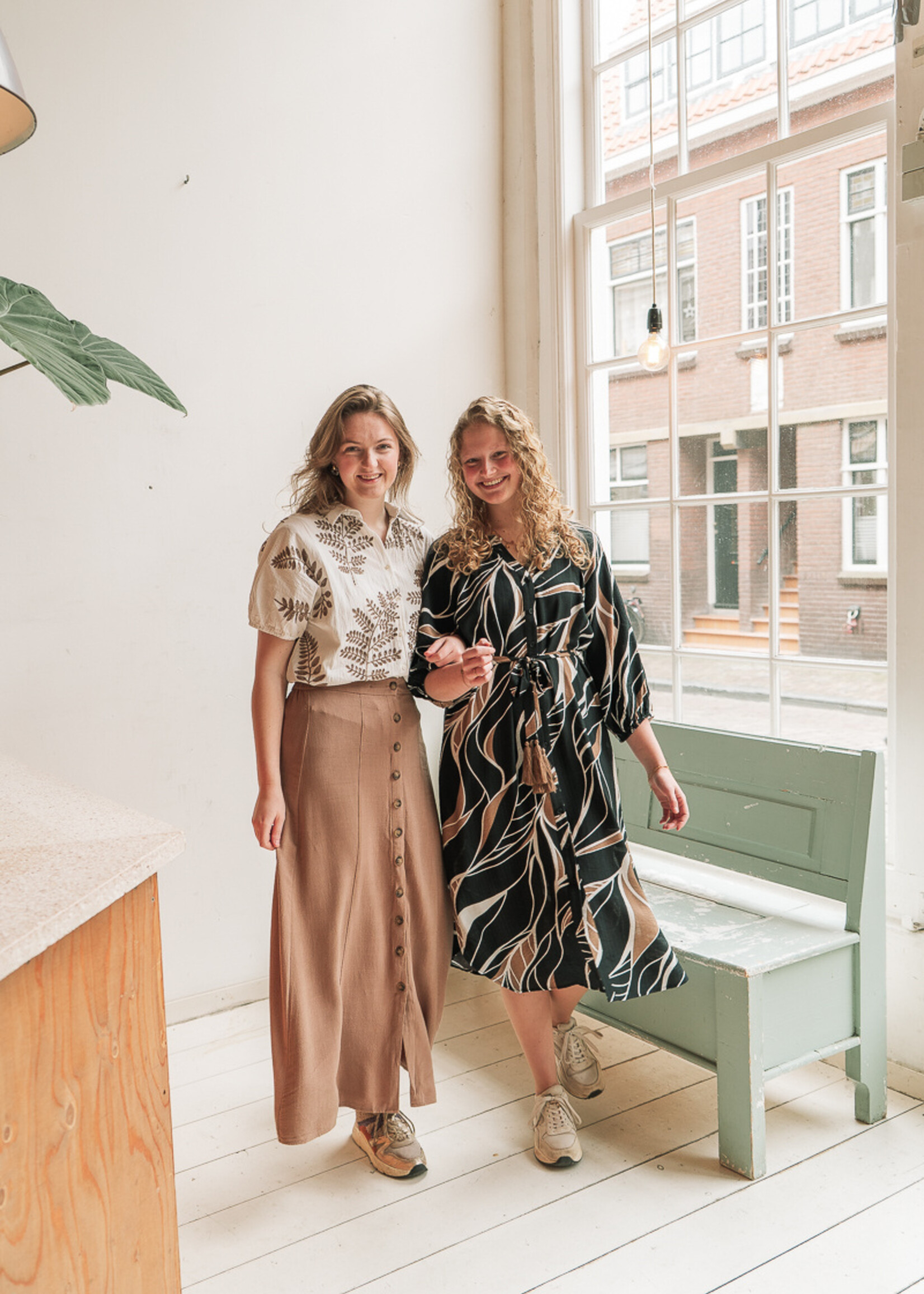 C&S The Label Sierra Skirt Latte