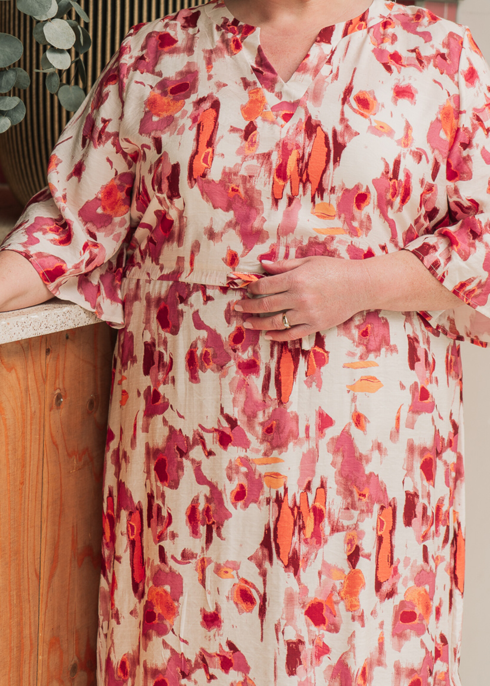 Exxcellent Soraya Dress Sand/Grape