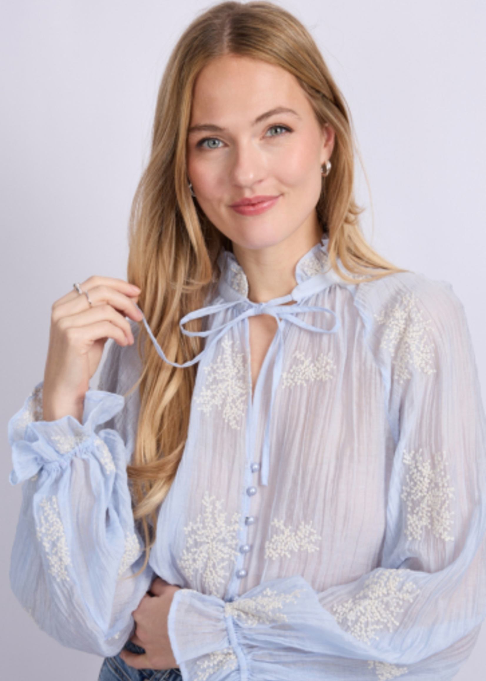 C&S The Label Lyra Blouse Blue Mist