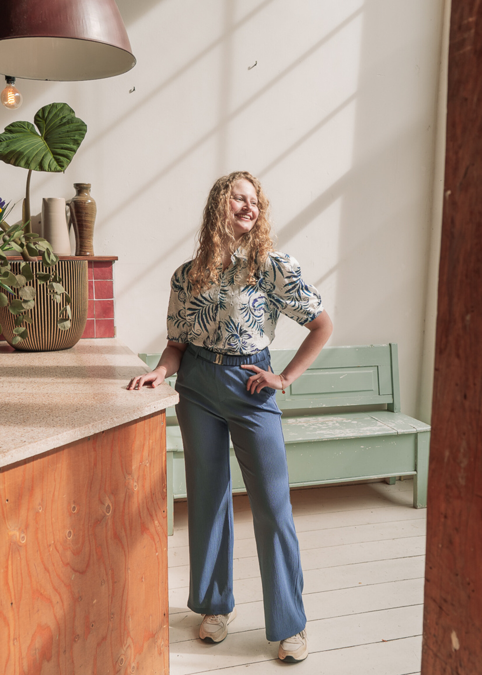 C&S The Label Lucia Blouse Offwhite/Dusty Blue