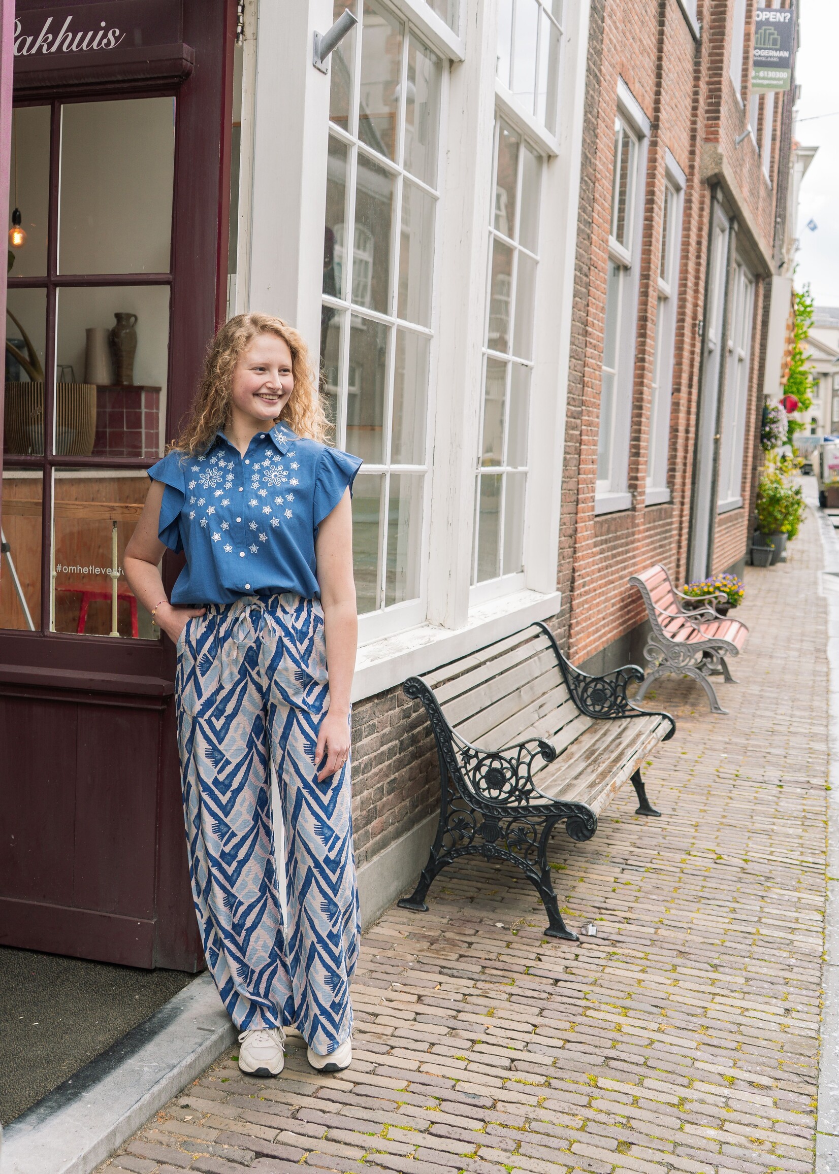 C&S The Label Philine Pants Sand/Cornflower Blue