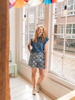 C&S The Label Patria Short Cornflower Blue/Offwhite