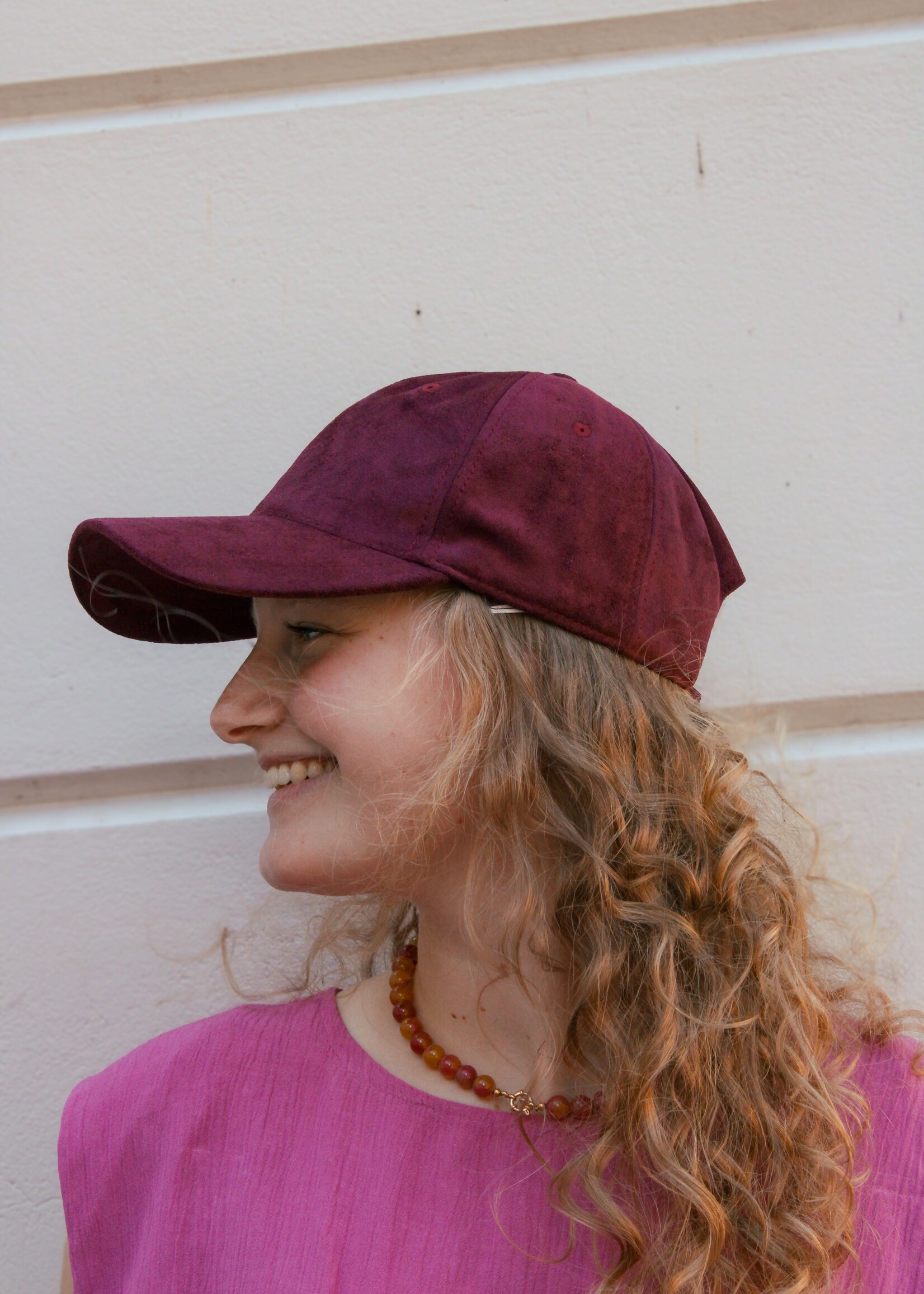 Gwen hat Burgundy suede