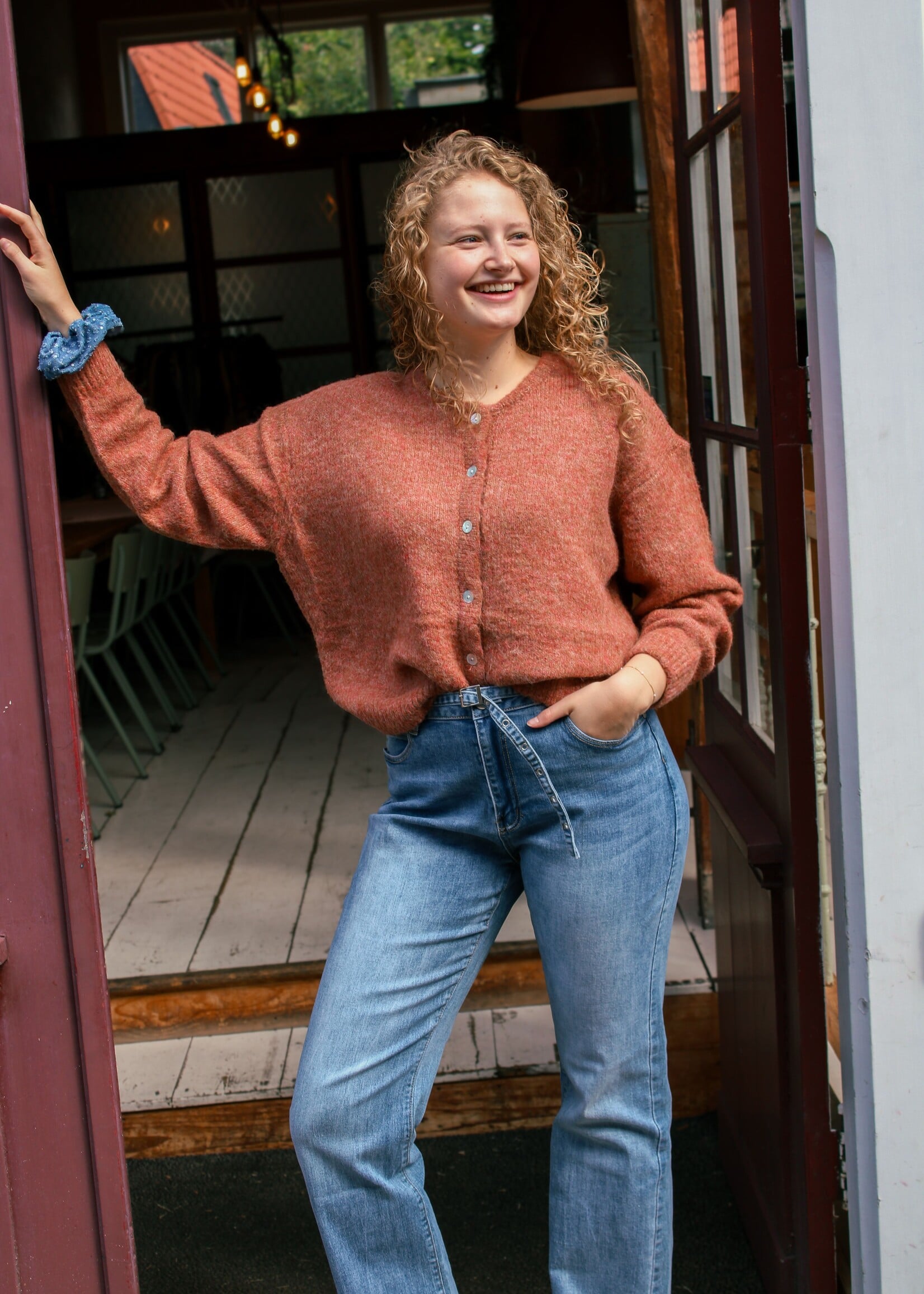 Maddie vestje gebreid Brique