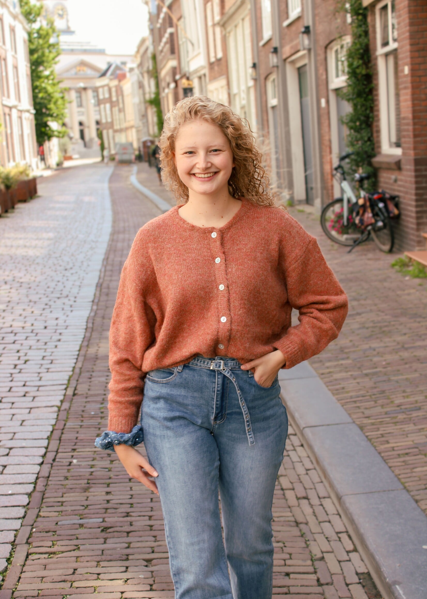 Maddie vestje gebreid Brique
