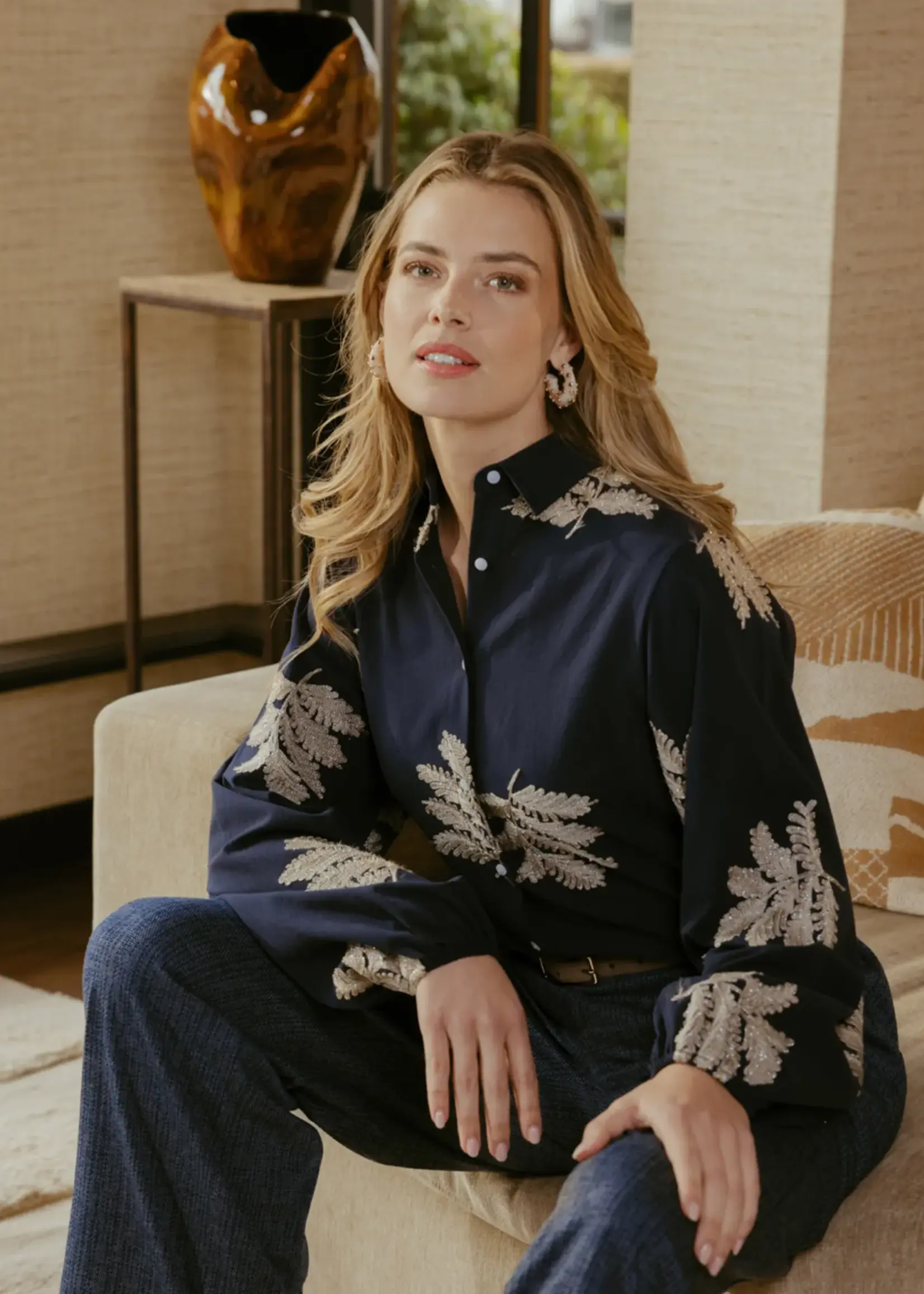 C&S The Label Loreen Blouse Midnight Blue/Sand