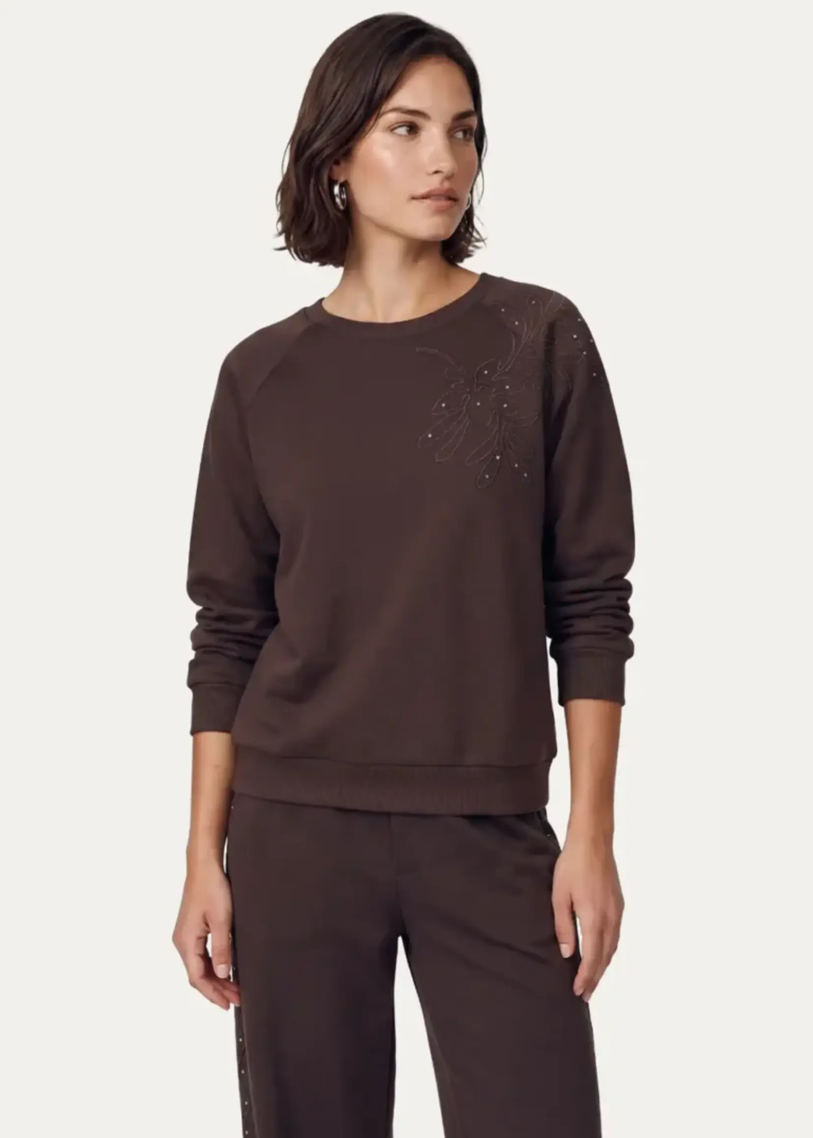 C&S The Label Willa Sweater Dark Chocolate