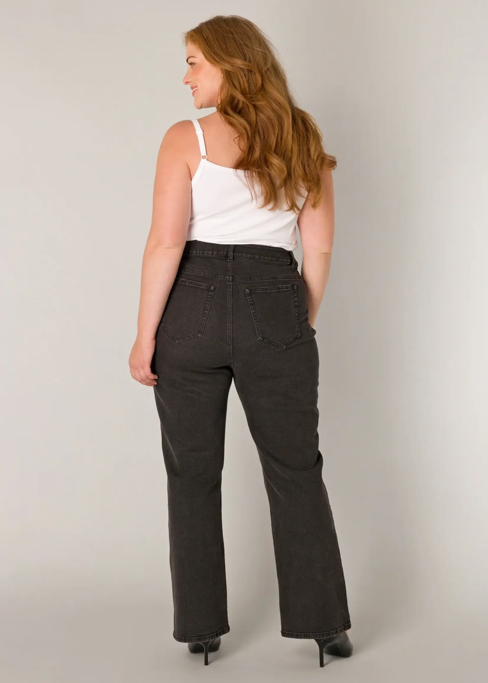 Base Level Curvy Amylia Black L 30