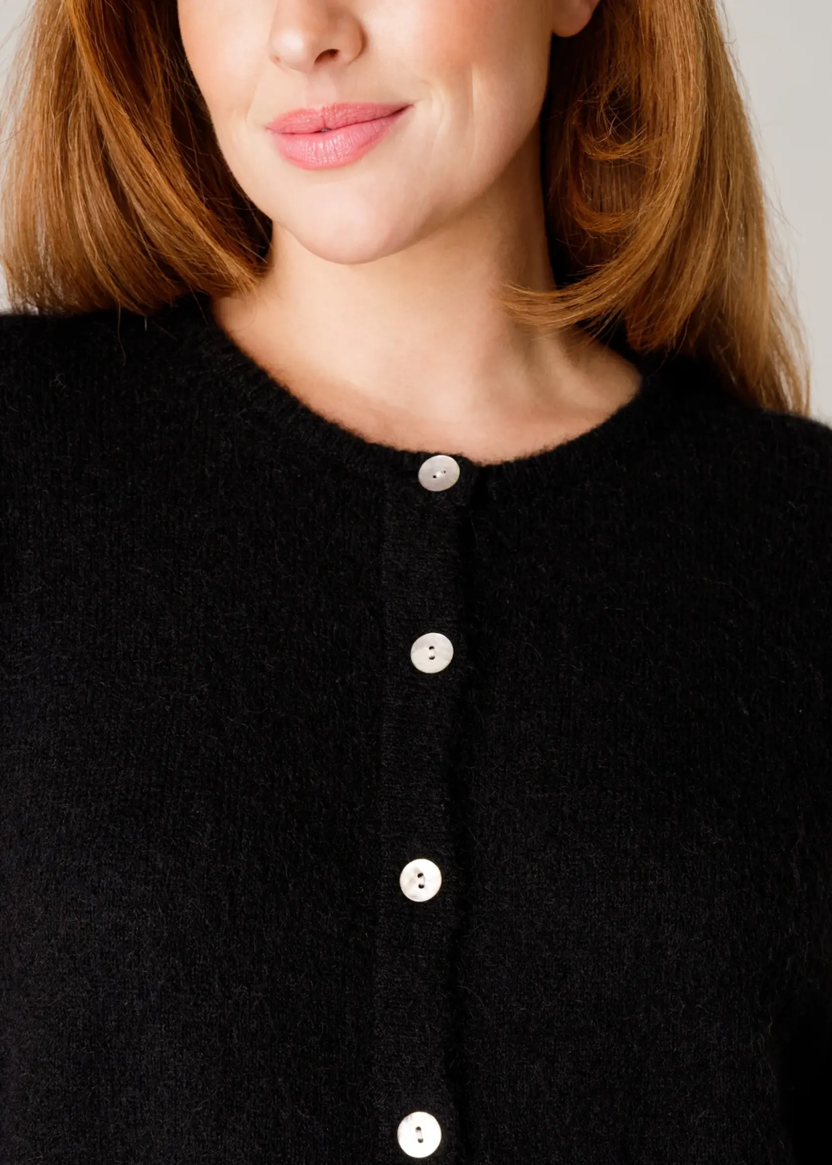Base Level Curvy Yulia Black