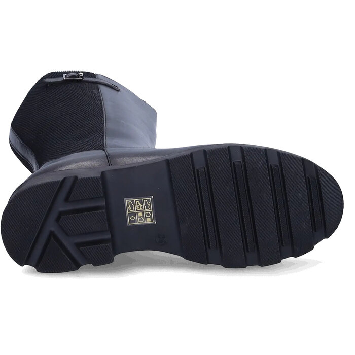 Distington Distington - Black