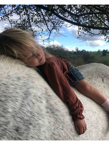 Unaduna Mädchenbluse Ajour aus Wolle/Seide - henna dune