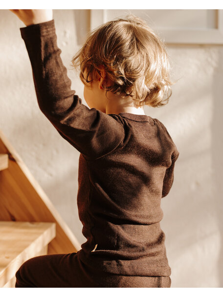 Unaduna Shirt langarm tiny rib aus Wolle - kladdkaka