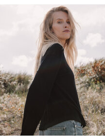 Unaduna Relaxed-Fit Shirt Mari Rippe aus Wolle - schwarz