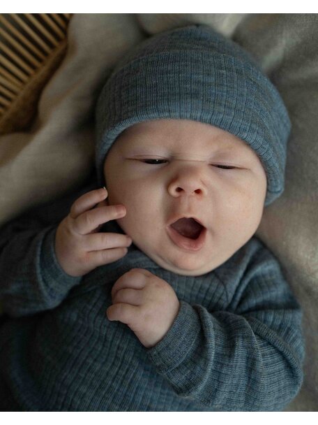 Unaduna Beanie aus Wollripp - nila