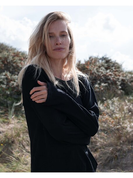 Unaduna Relaxed-Fit Shirt Mari Rippe aus Wolle - schwarz